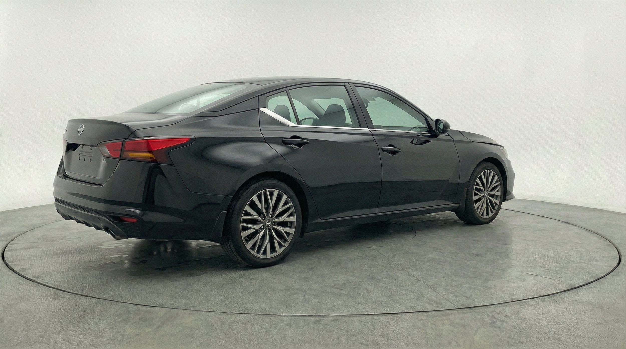 Thumbnail: 2025 Nissan Altima - 9