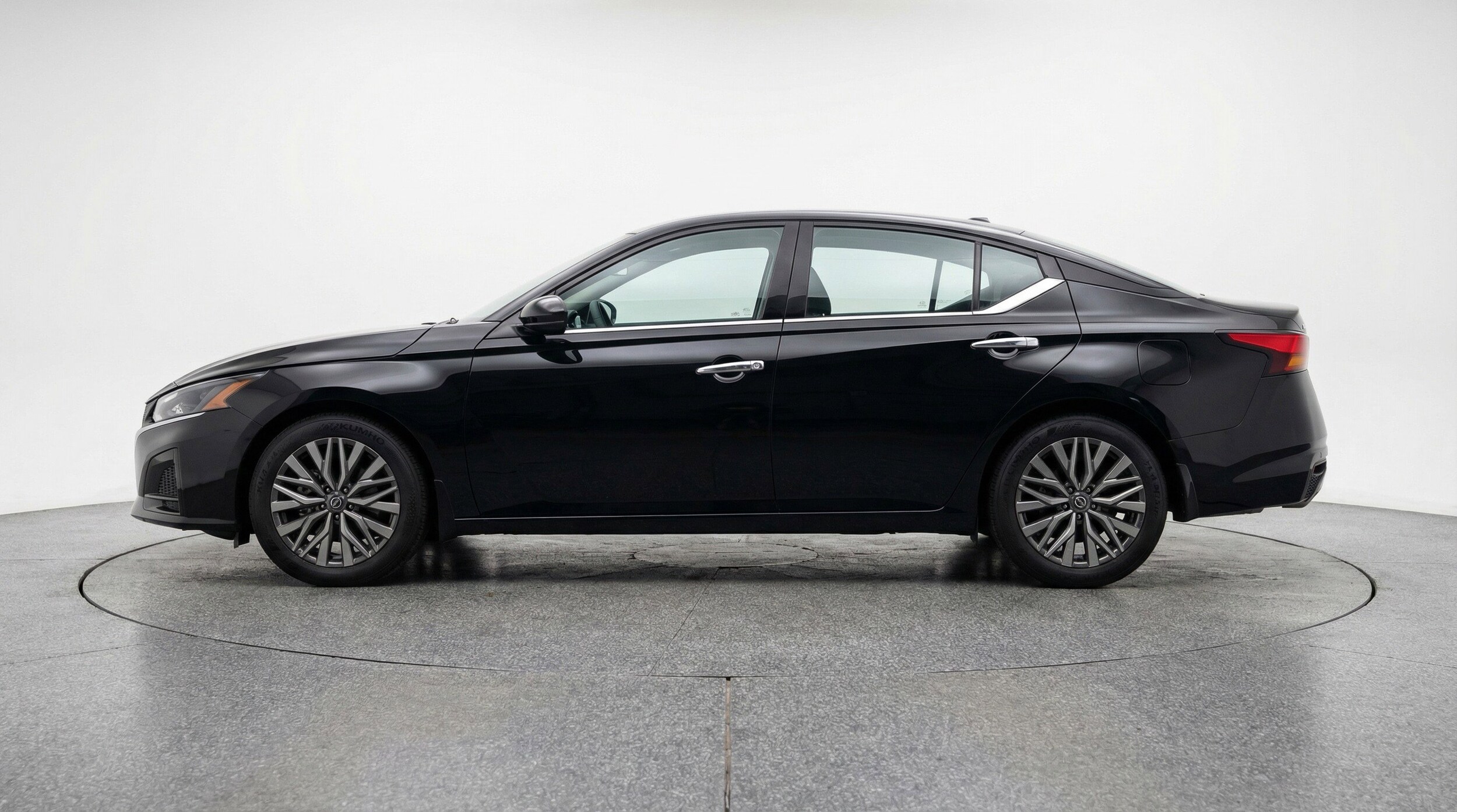 Thumbnail: 2025 Nissan Altima - 5
