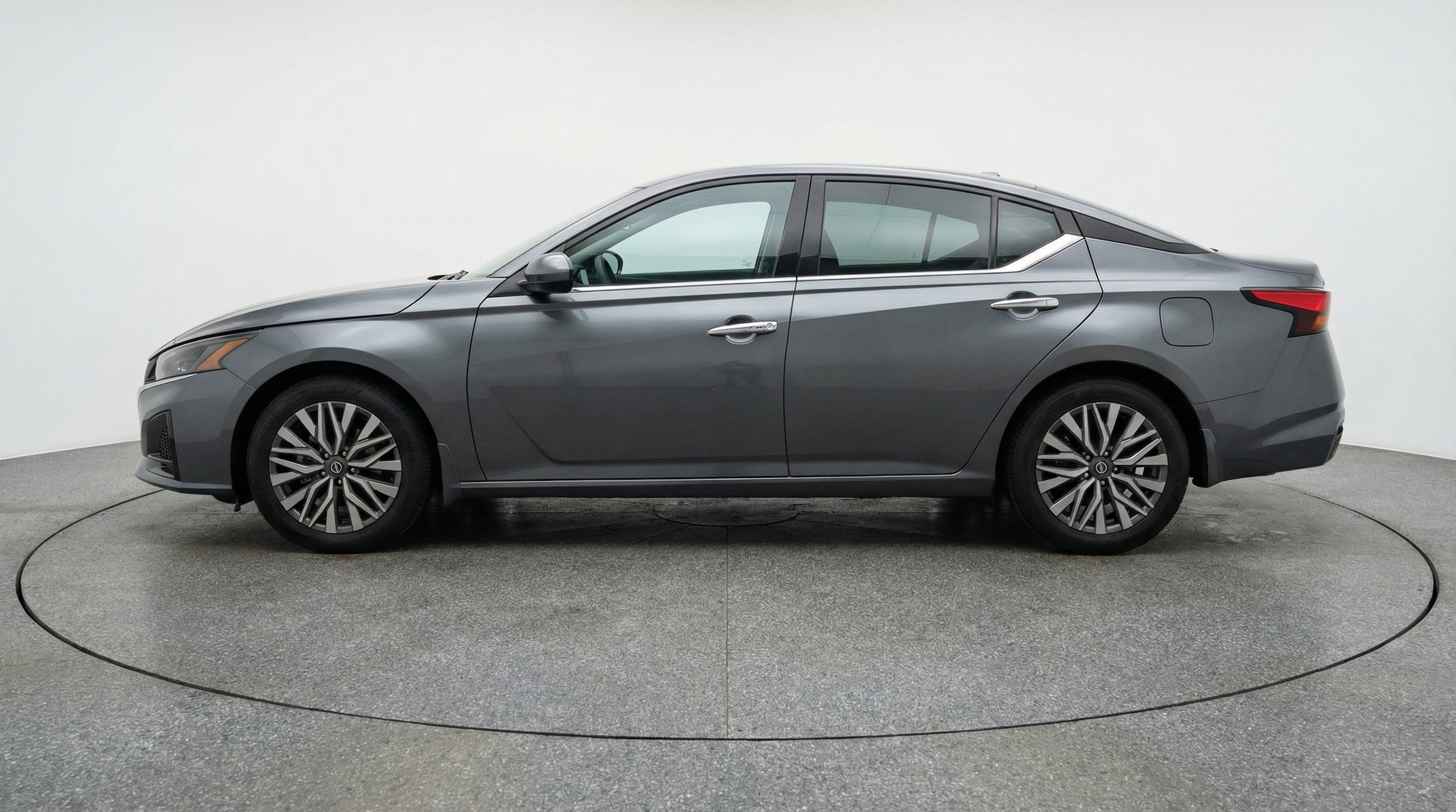 Thumbnail: 2025 Nissan Altima - 5