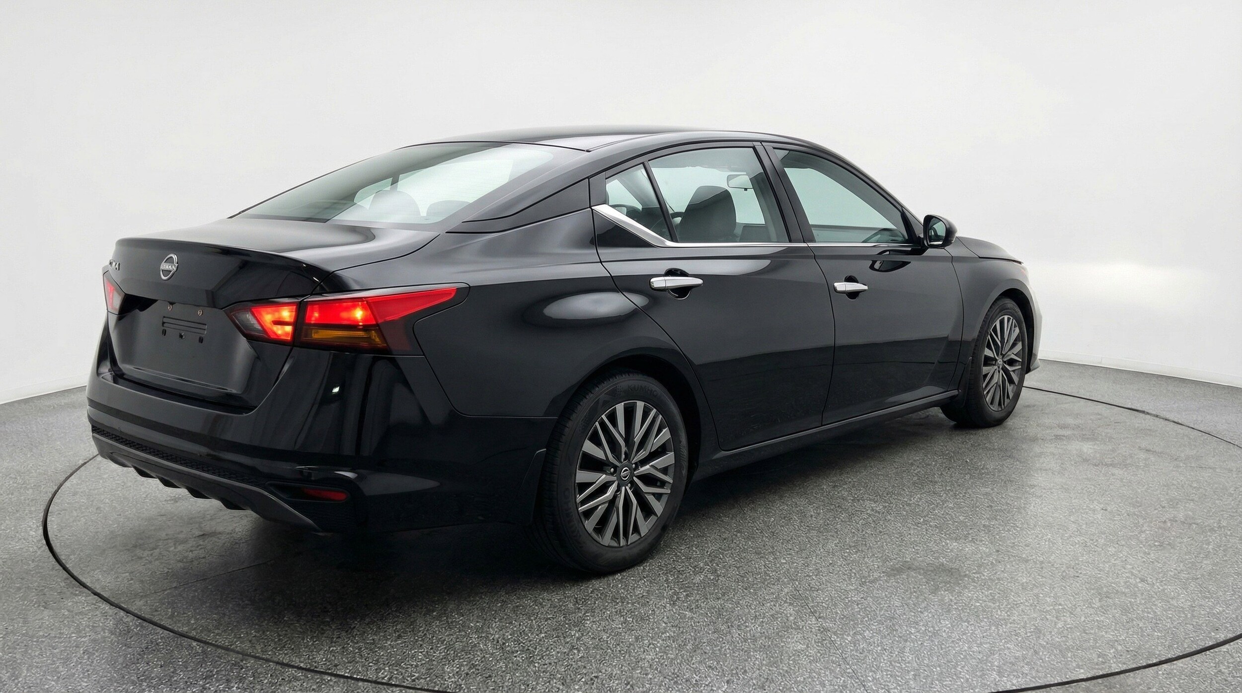 Thumbnail: 2025 Nissan Altima - 9