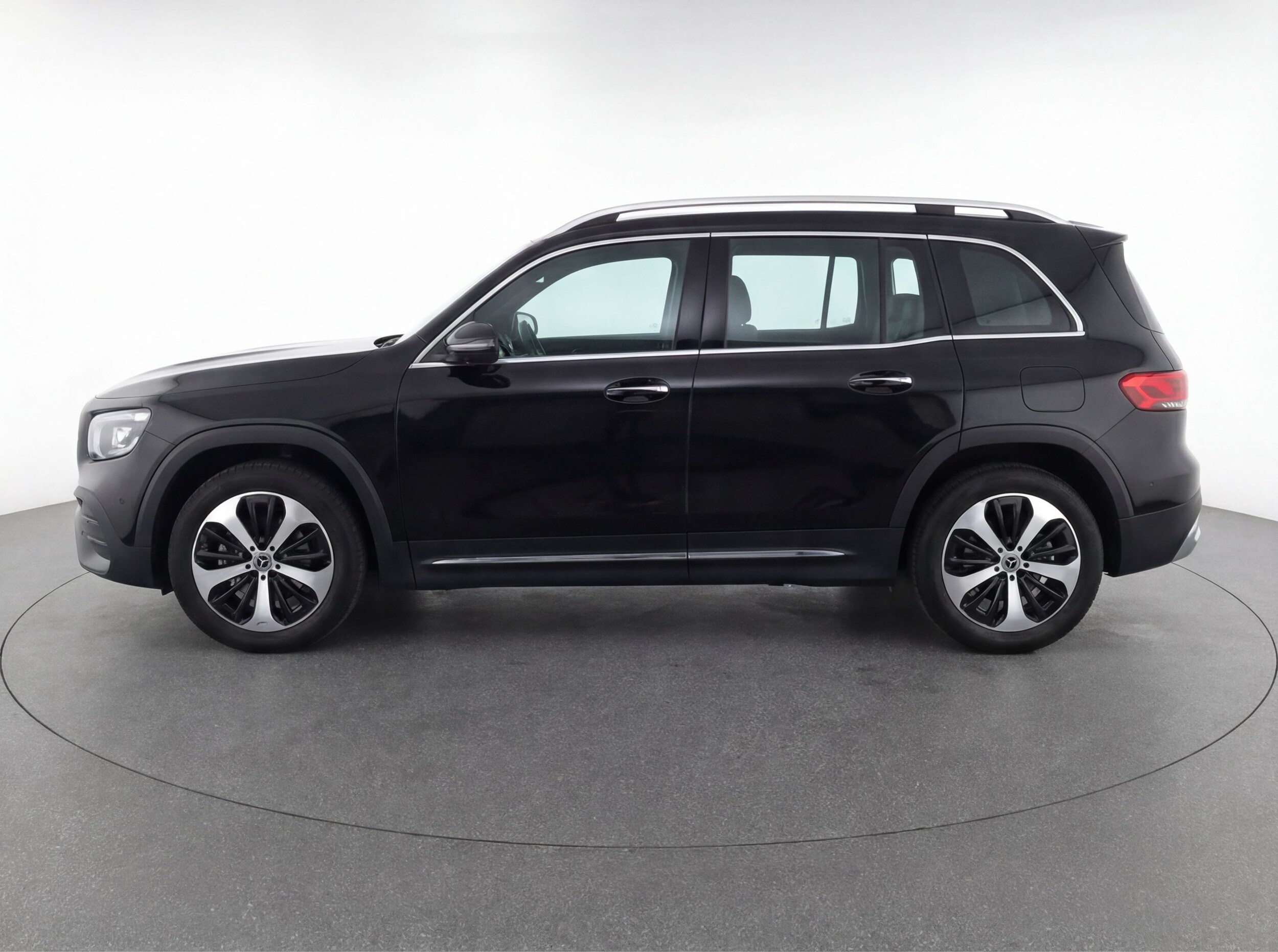 Thumbnail: 2025 Mercedes-Benz GLB - 4