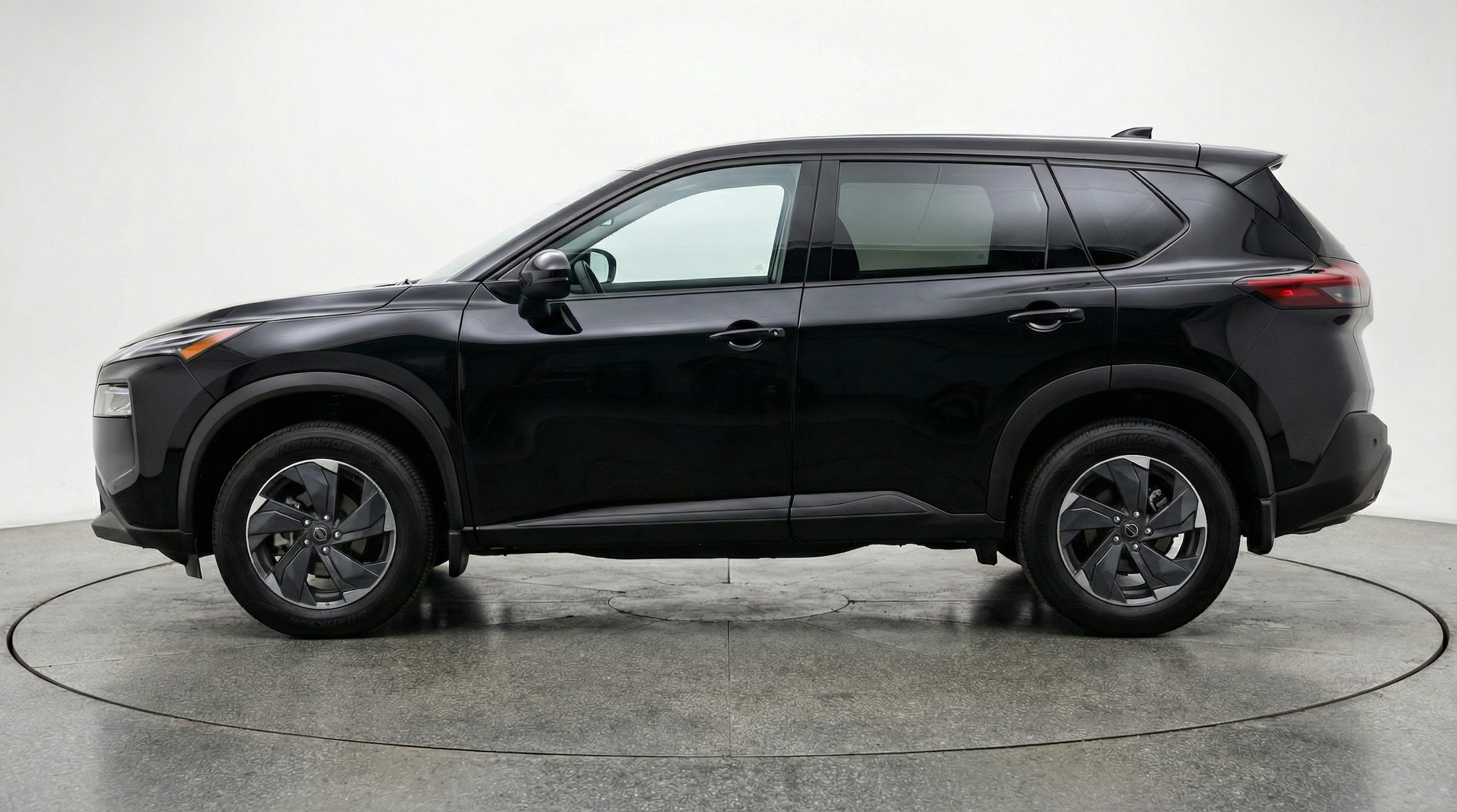 Thumbnail: 2025 Nissan Rogue - 4