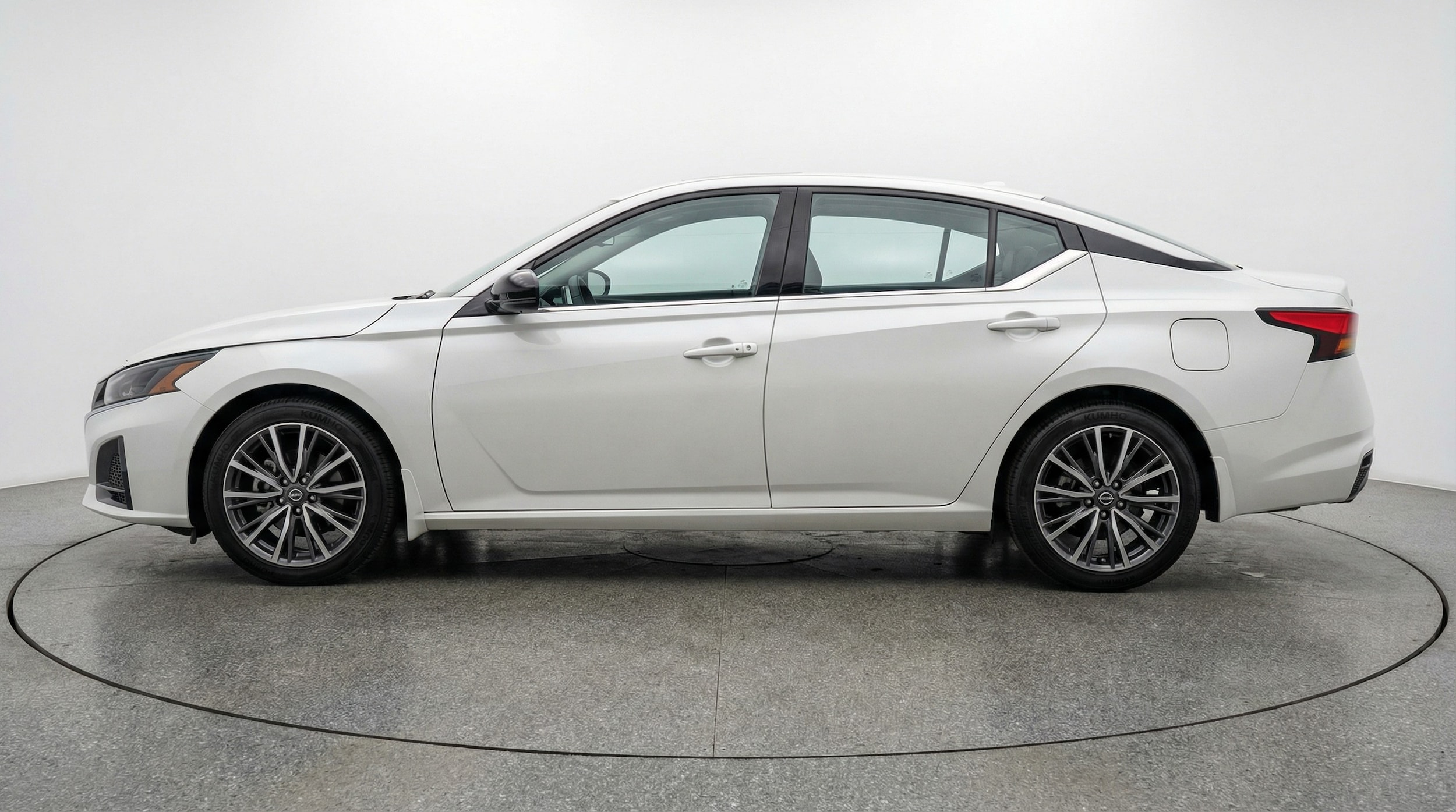 Thumbnail: 2025 Nissan Altima - 4