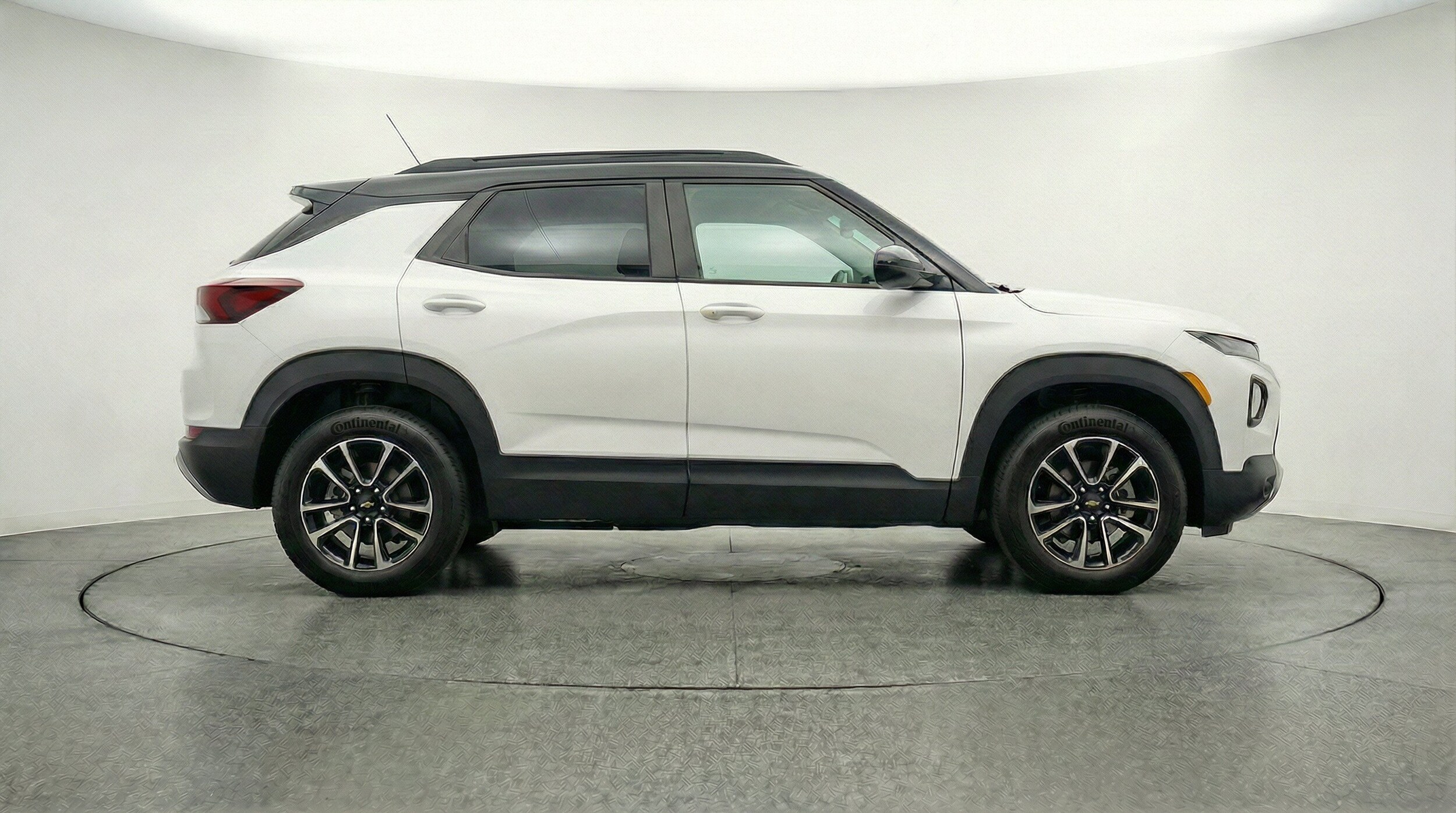 Thumbnail: 2025 Chevrolet TrailBlazer - 10