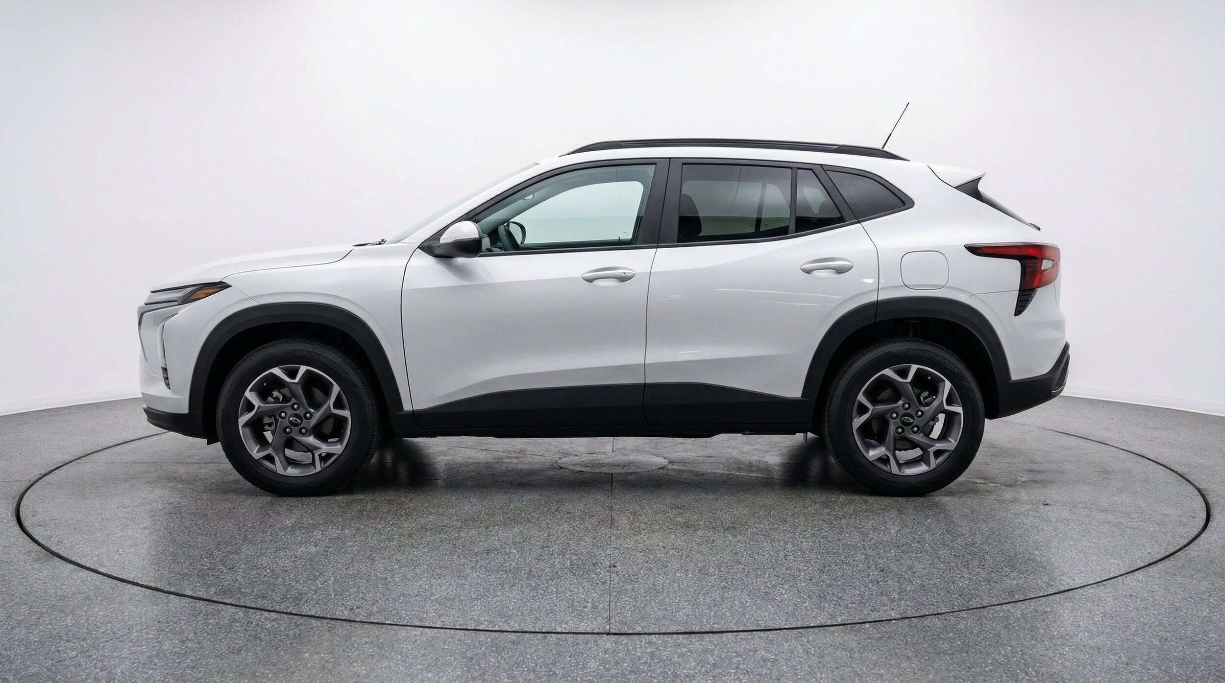 Thumbnail: 2025 Chevrolet Trax - 5