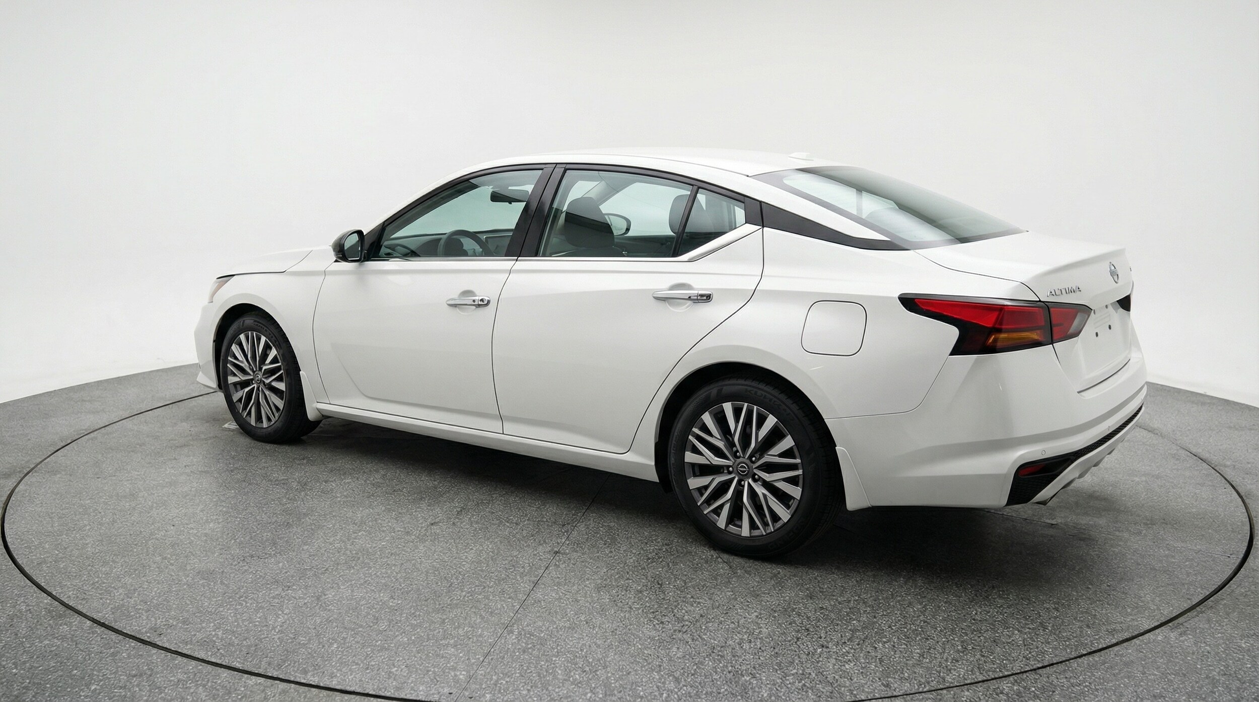 Thumbnail: 2025 Nissan Altima - 5