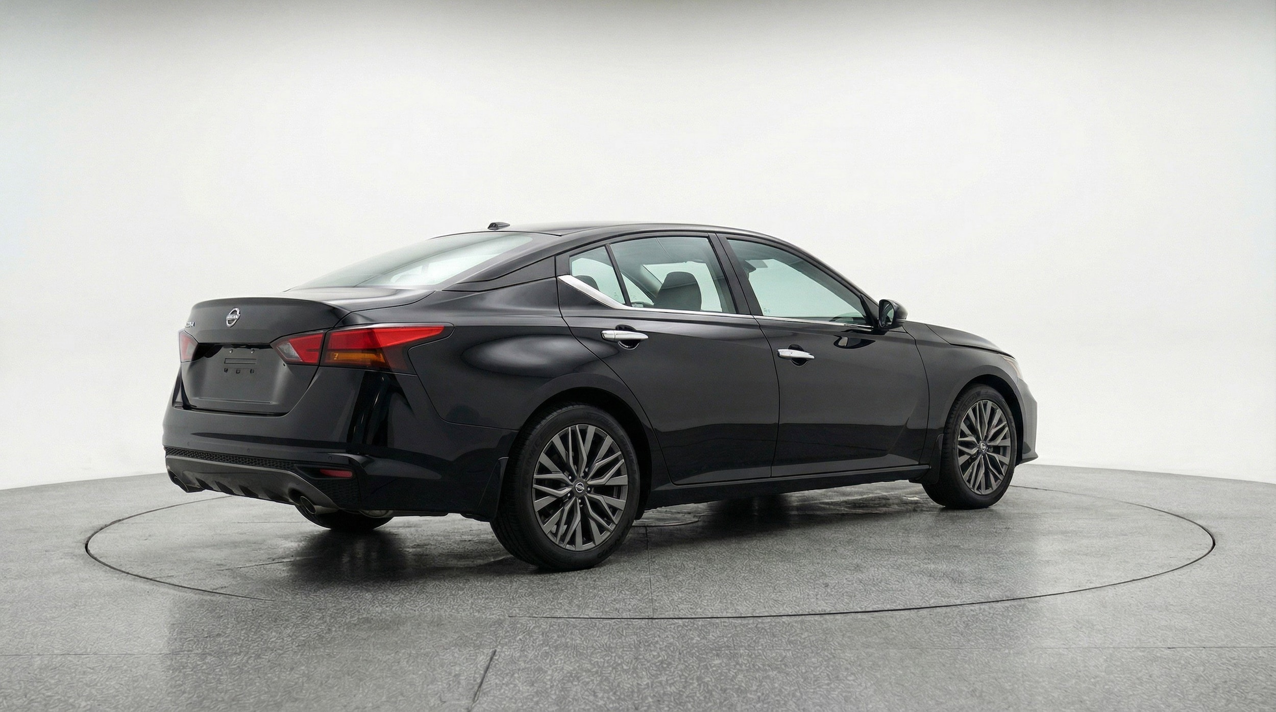 Thumbnail: 2025 Nissan Altima - 9