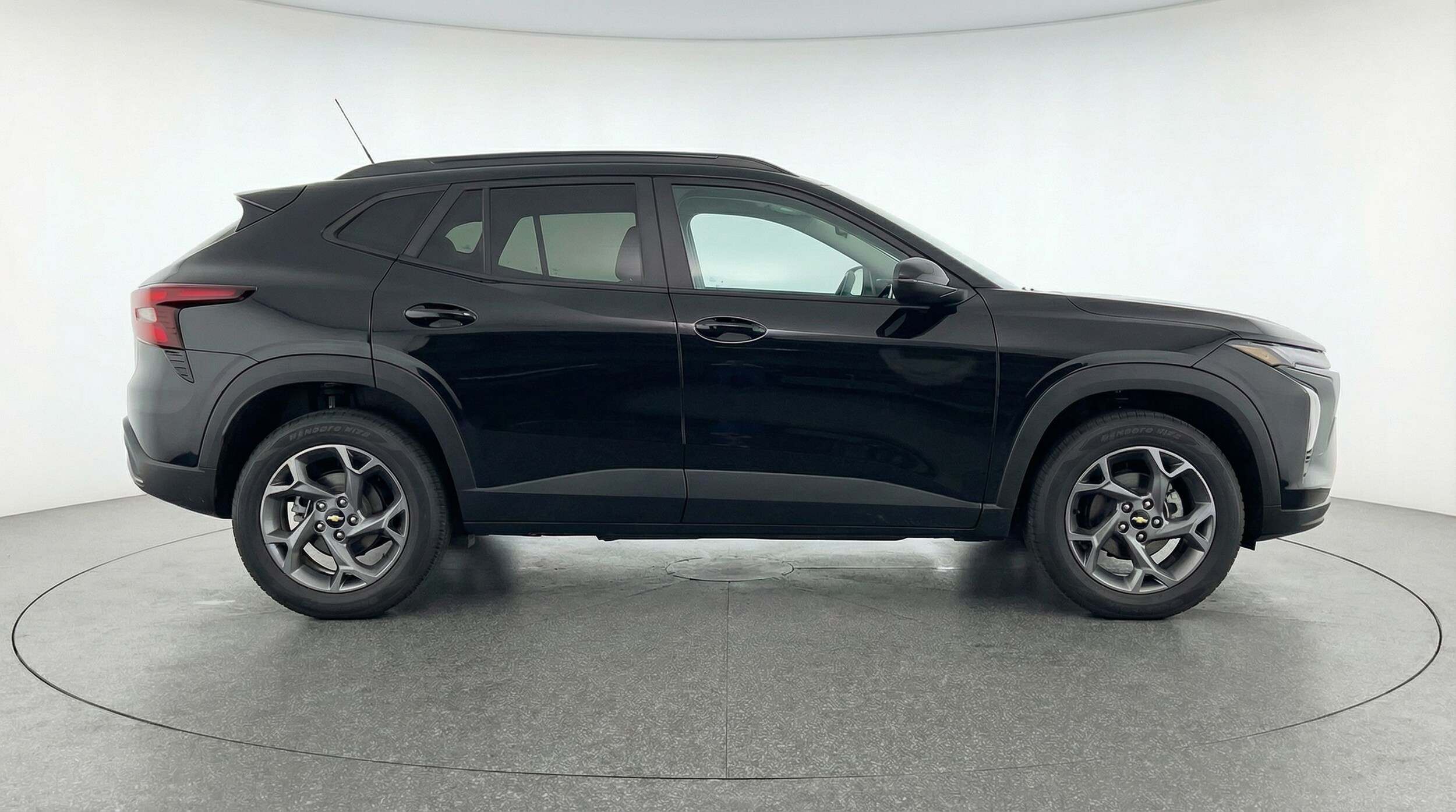 Thumbnail: 2025 Chevrolet Trax - 8