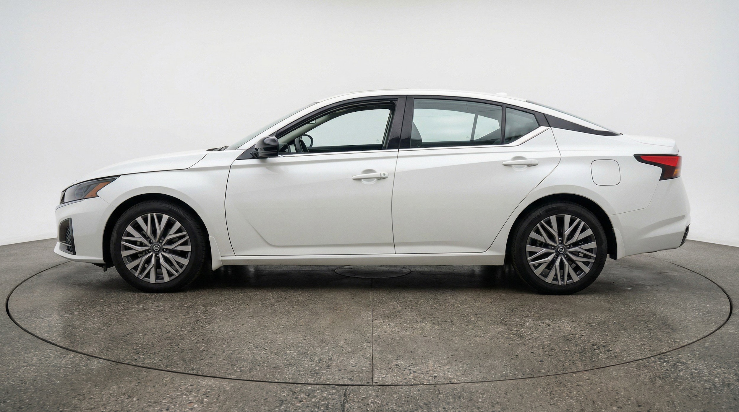 Thumbnail: 2025 Nissan Altima - 5