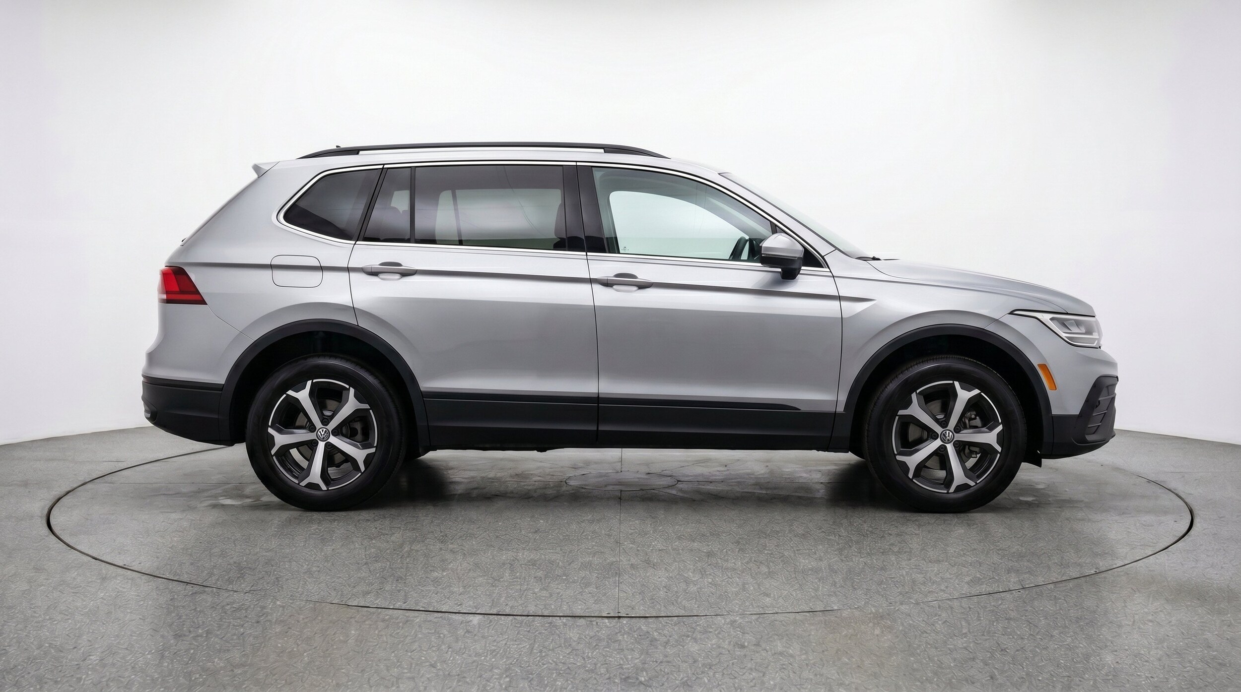 Thumbnail: 2026 Volkswagen Tiguan - 11
