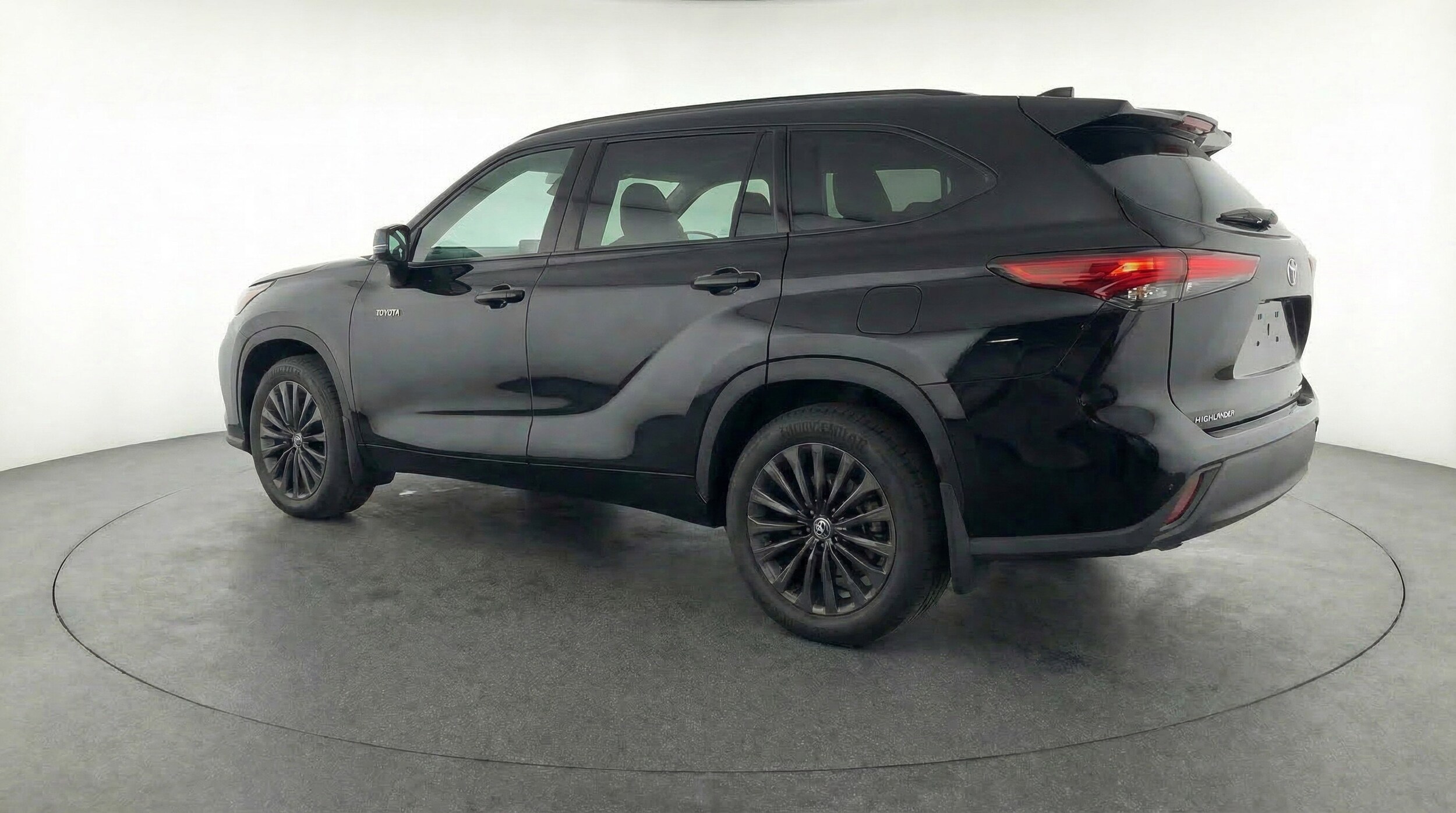 Thumbnail: 2025 Toyota Highlander - 6
