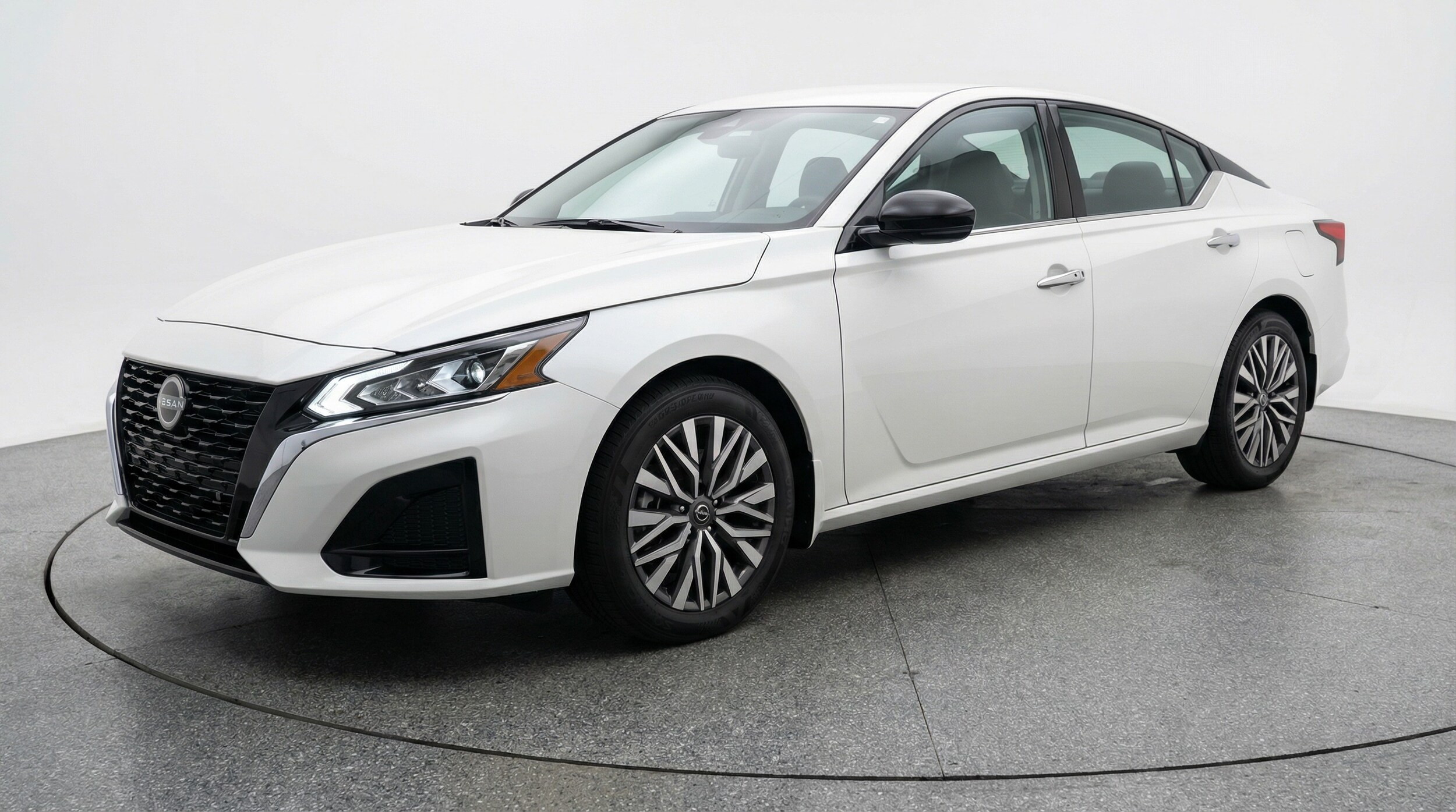 Thumbnail: 2025 Nissan Altima - 3