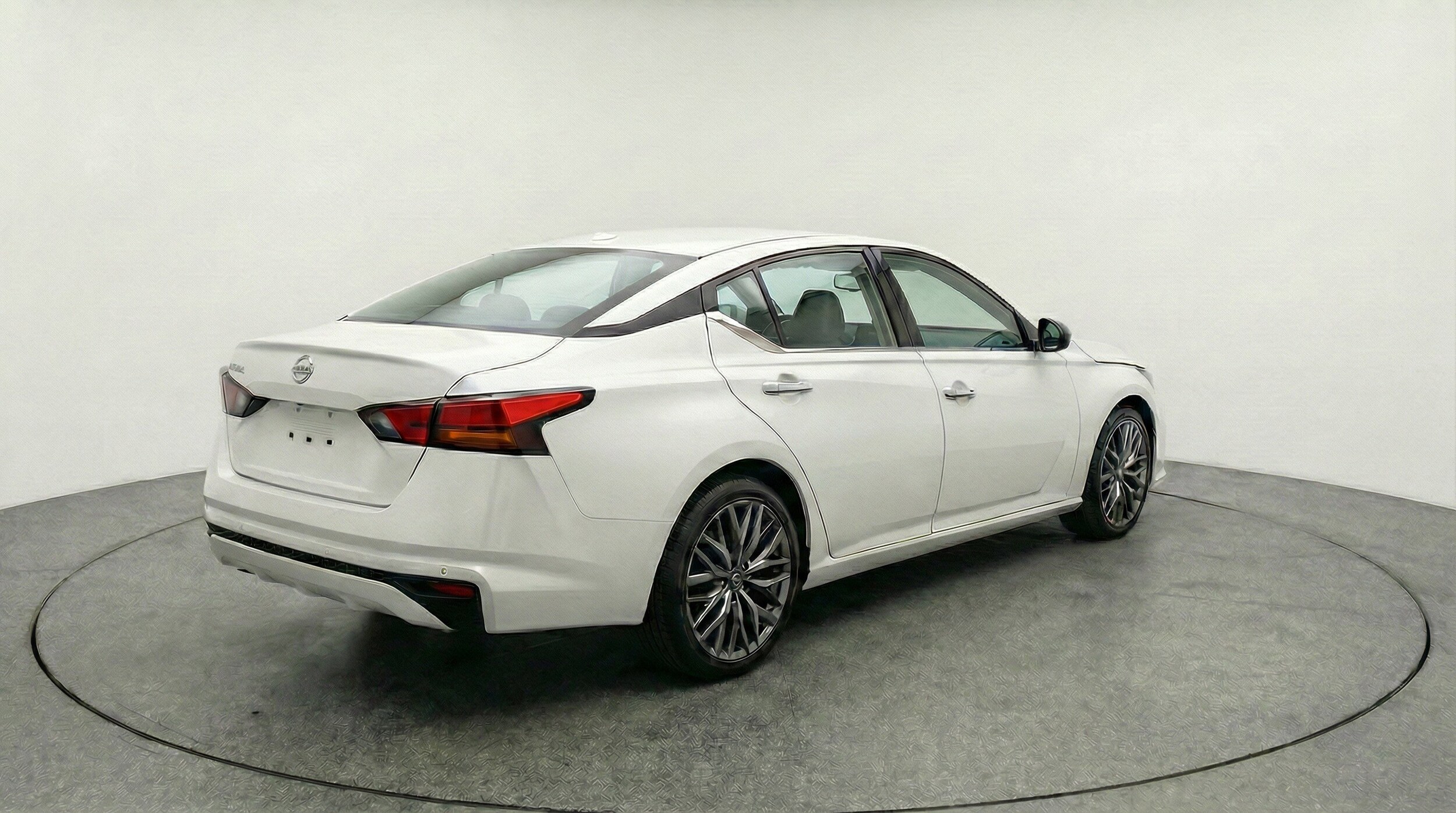 Thumbnail: 2025 Nissan Altima - 9