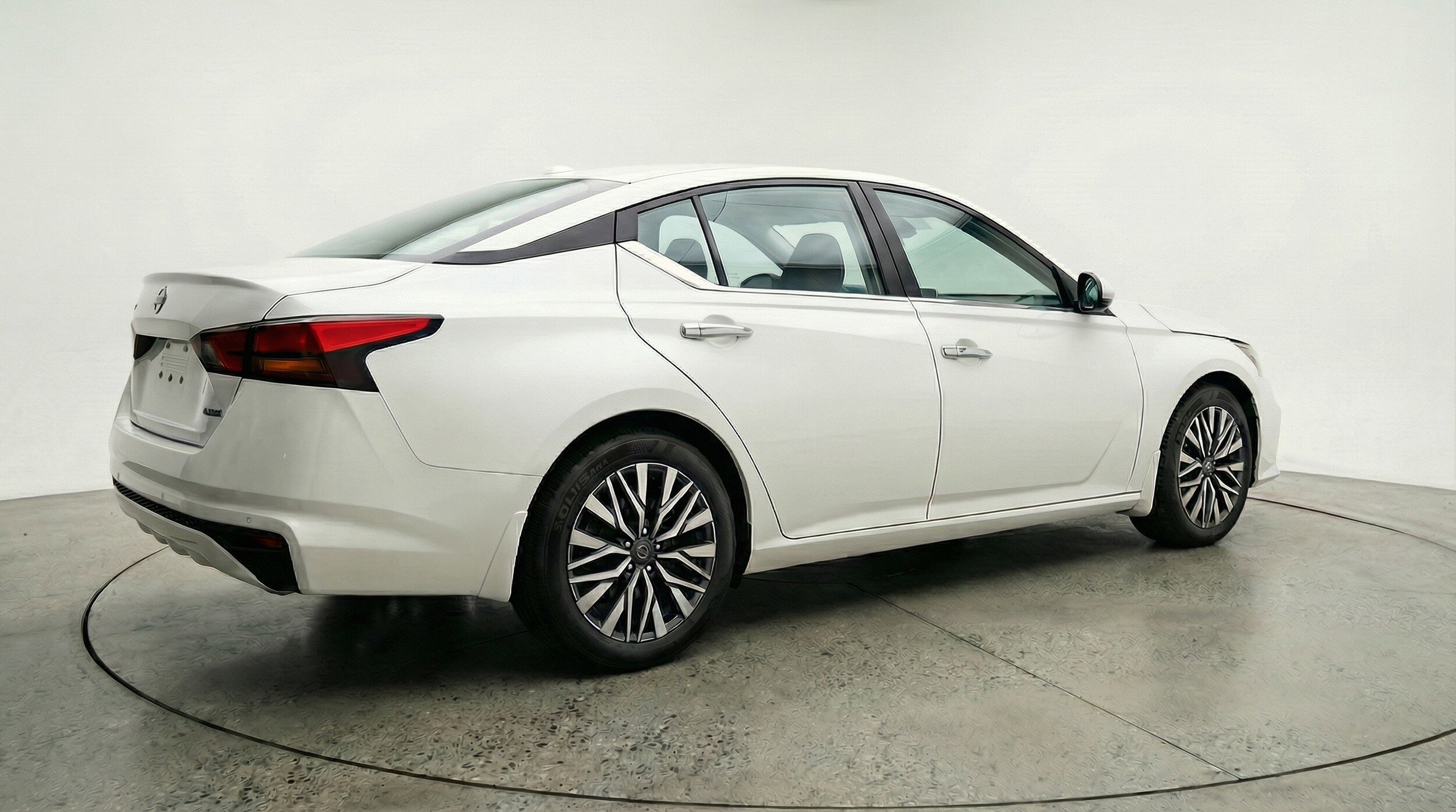 Thumbnail: 2025 Nissan Altima - 9