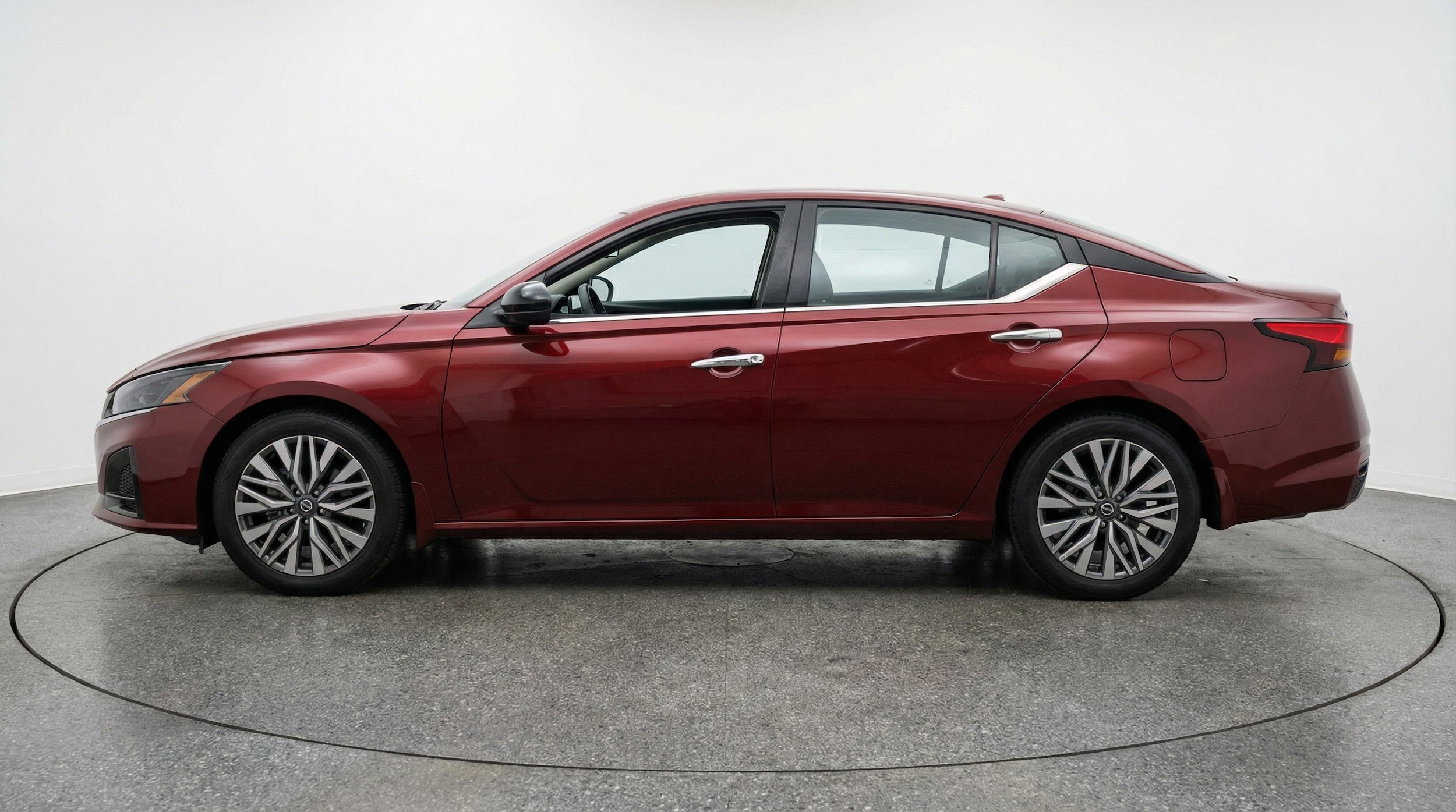 Thumbnail: 2025 Nissan Altima - 5