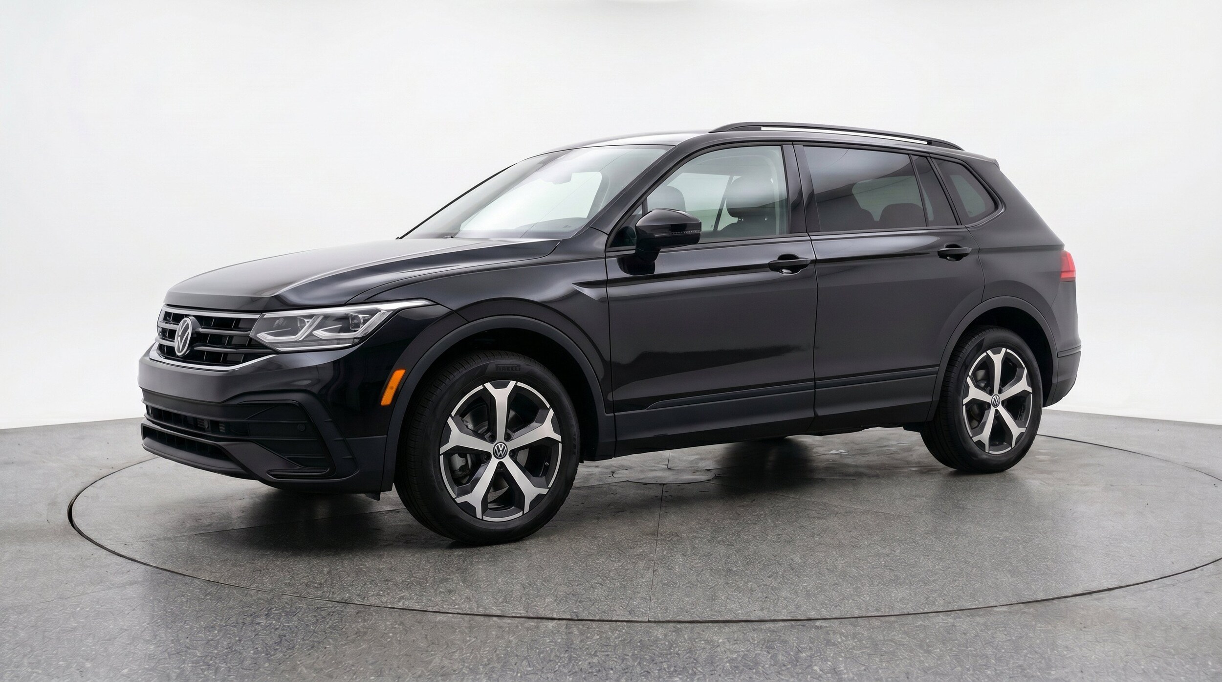 Thumbnail: 2026 Volkswagen Tiguan - 3