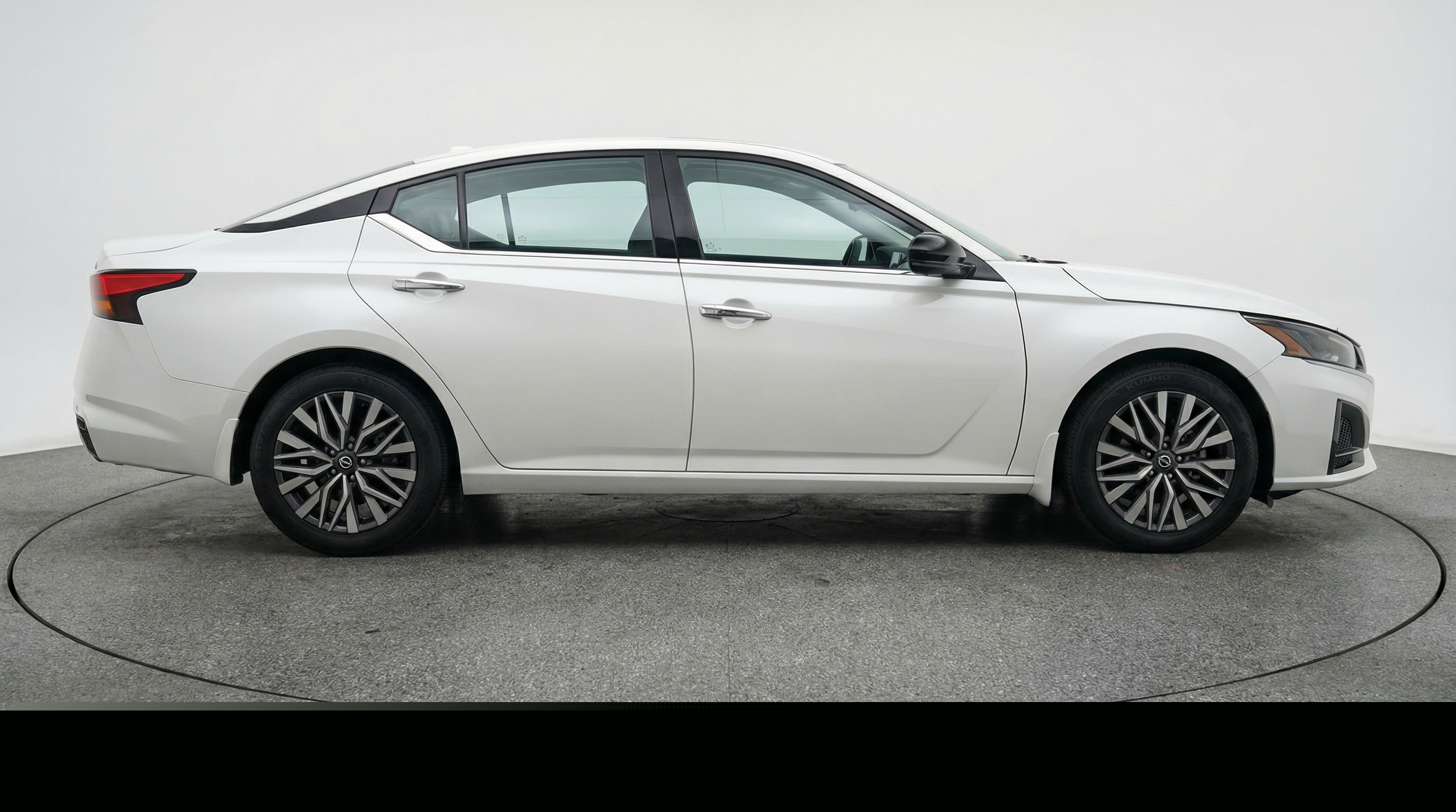 Thumbnail: 2025 Nissan Altima - 8