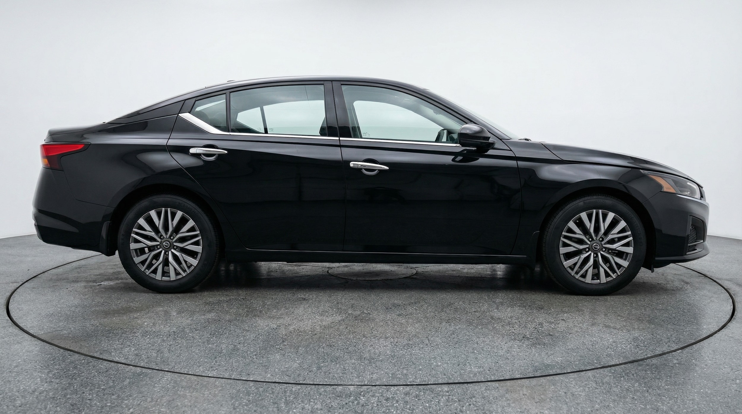 Thumbnail: 2025 Nissan Altima - 8