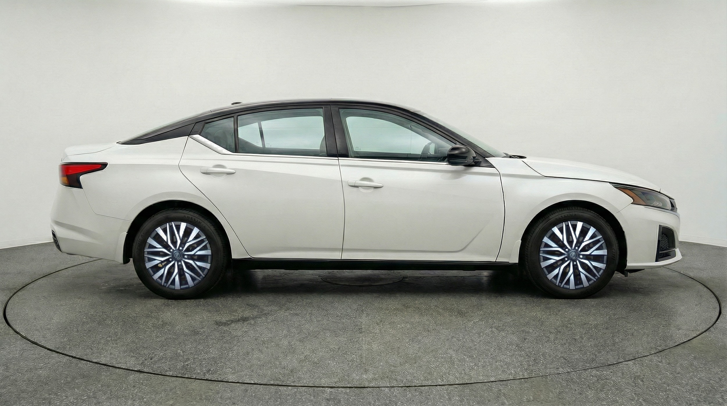 Thumbnail: 2025 Nissan Altima - 8