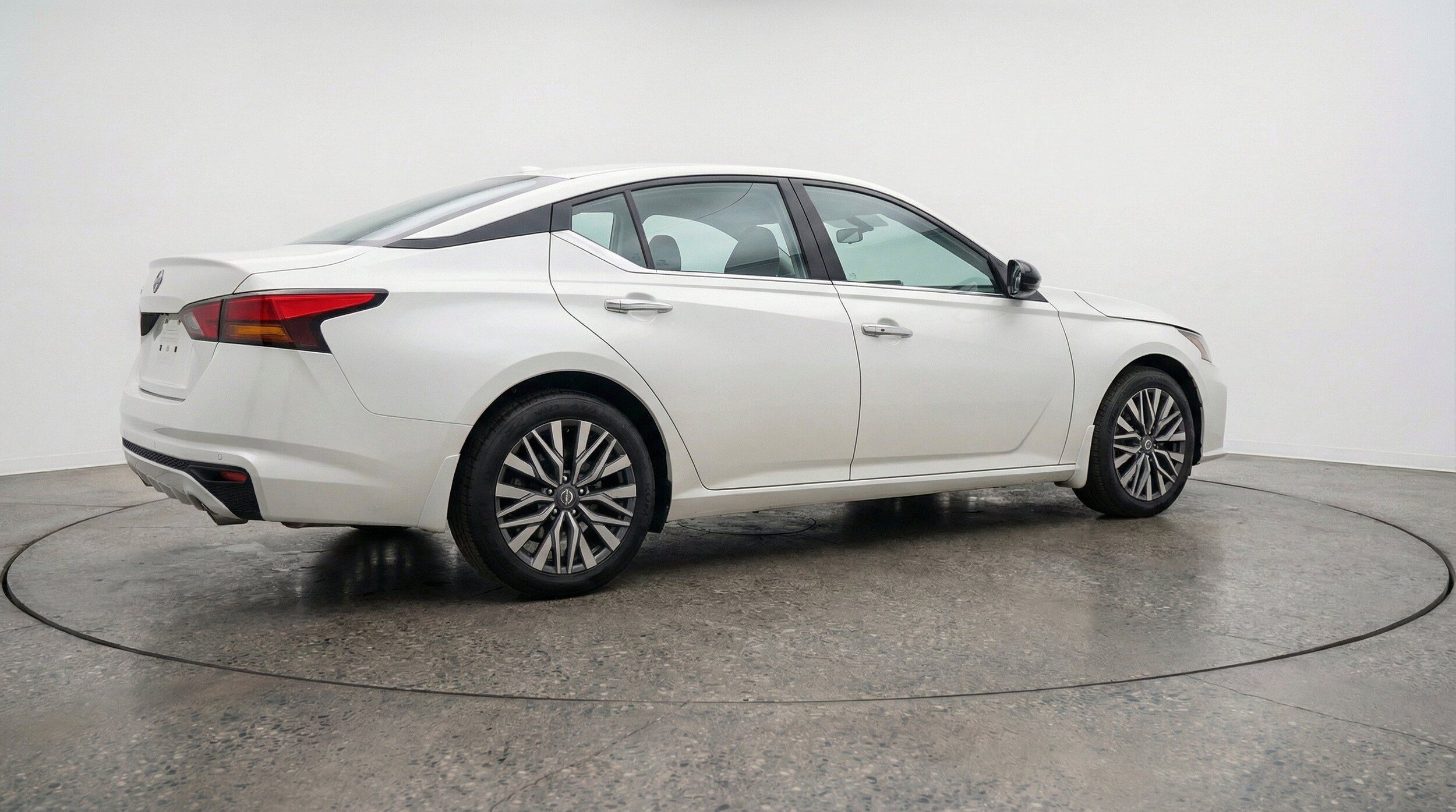 Thumbnail: 2025 Nissan Altima - 9