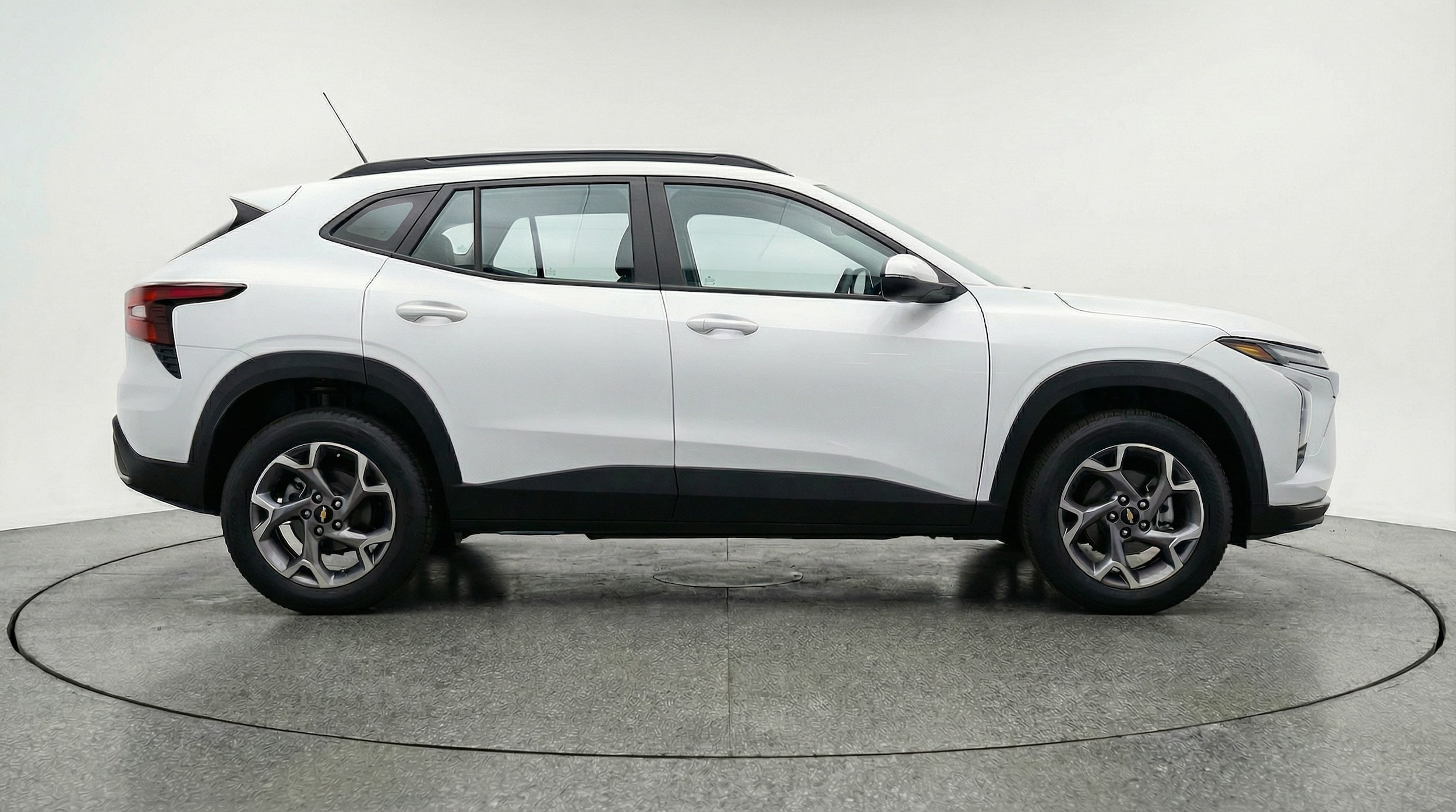 Thumbnail: 2025 Chevrolet Trax - 8