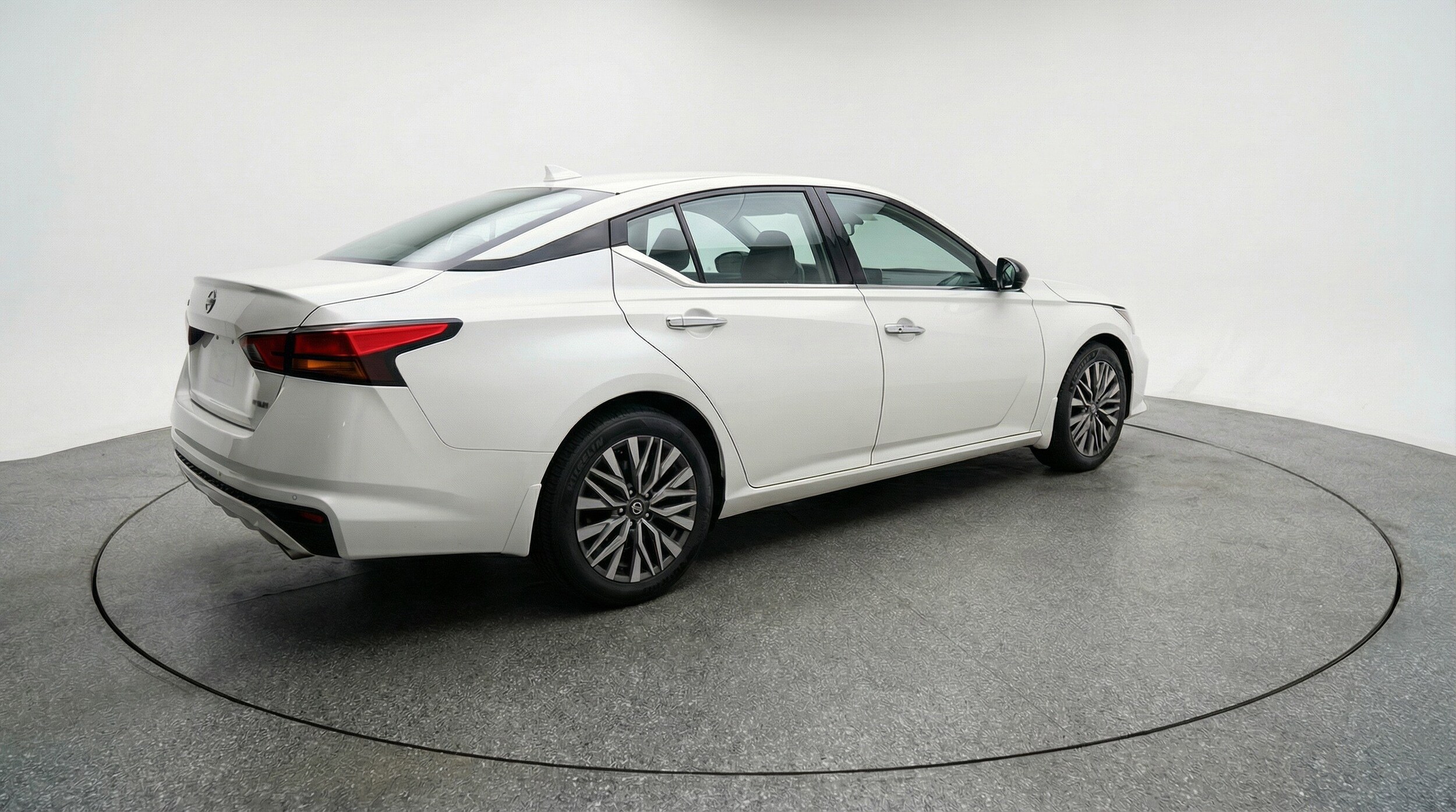 Thumbnail: 2025 Nissan Altima - 9