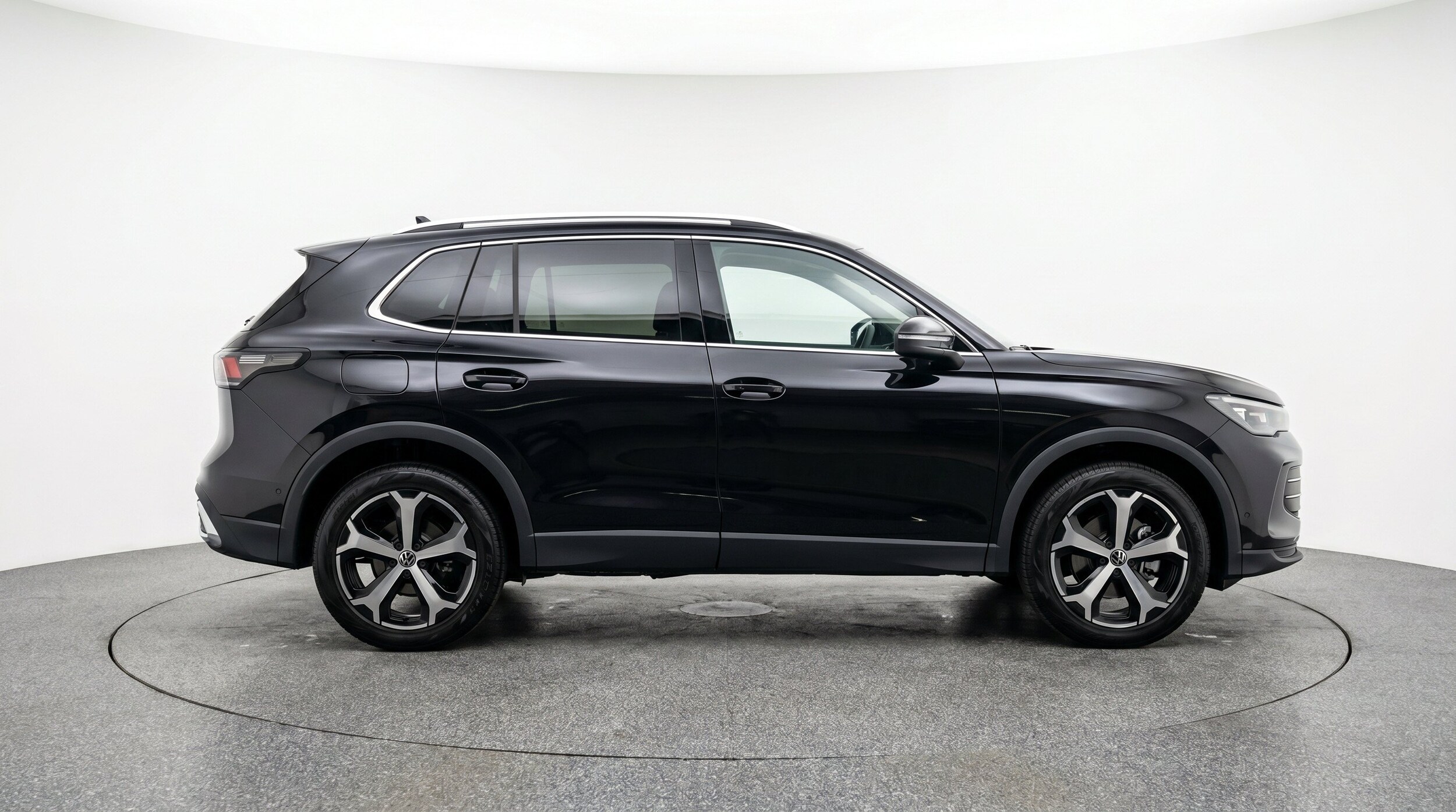 Thumbnail: 2026 Volkswagen Tiguan - 10