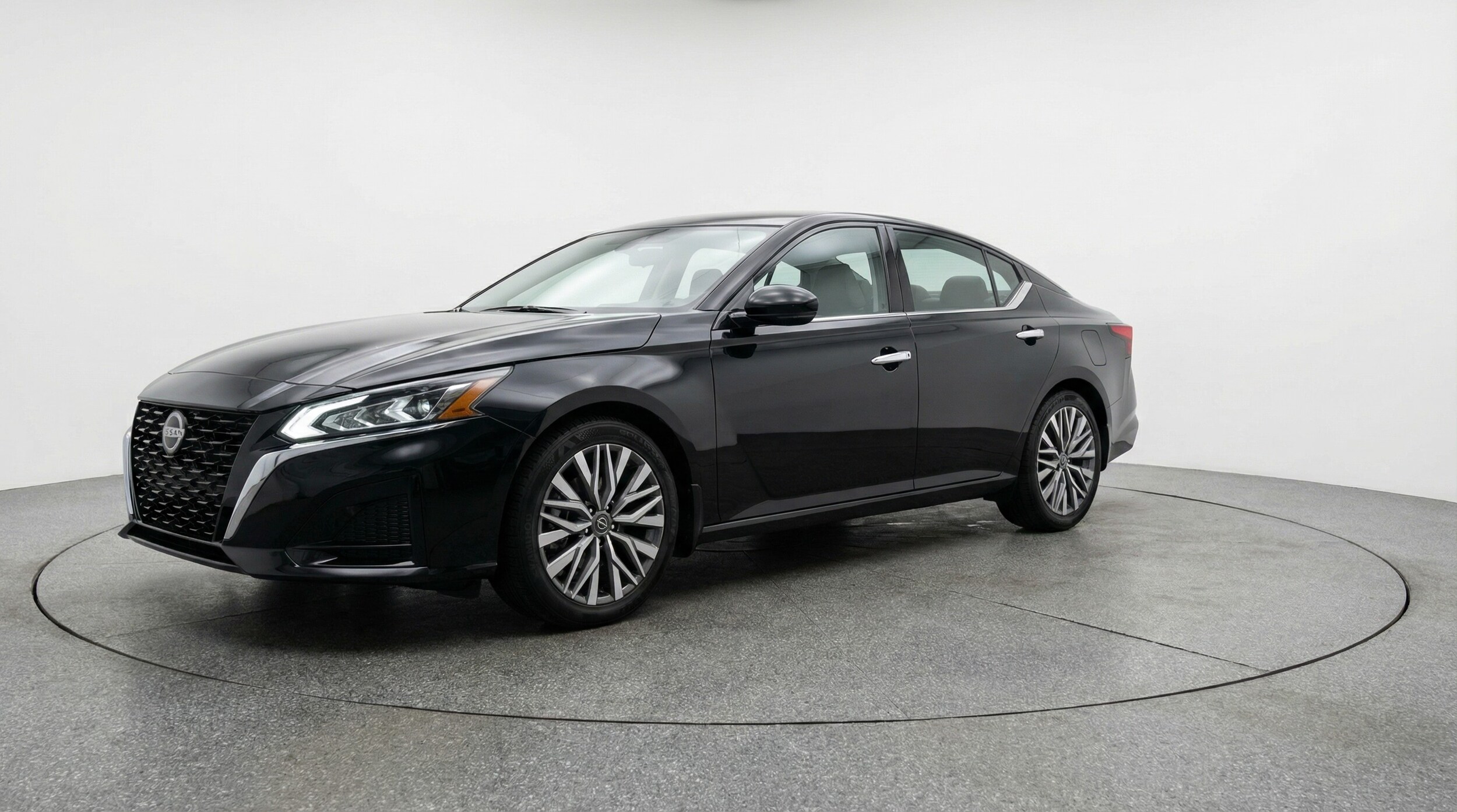 Thumbnail: 2025 Nissan Altima - 3