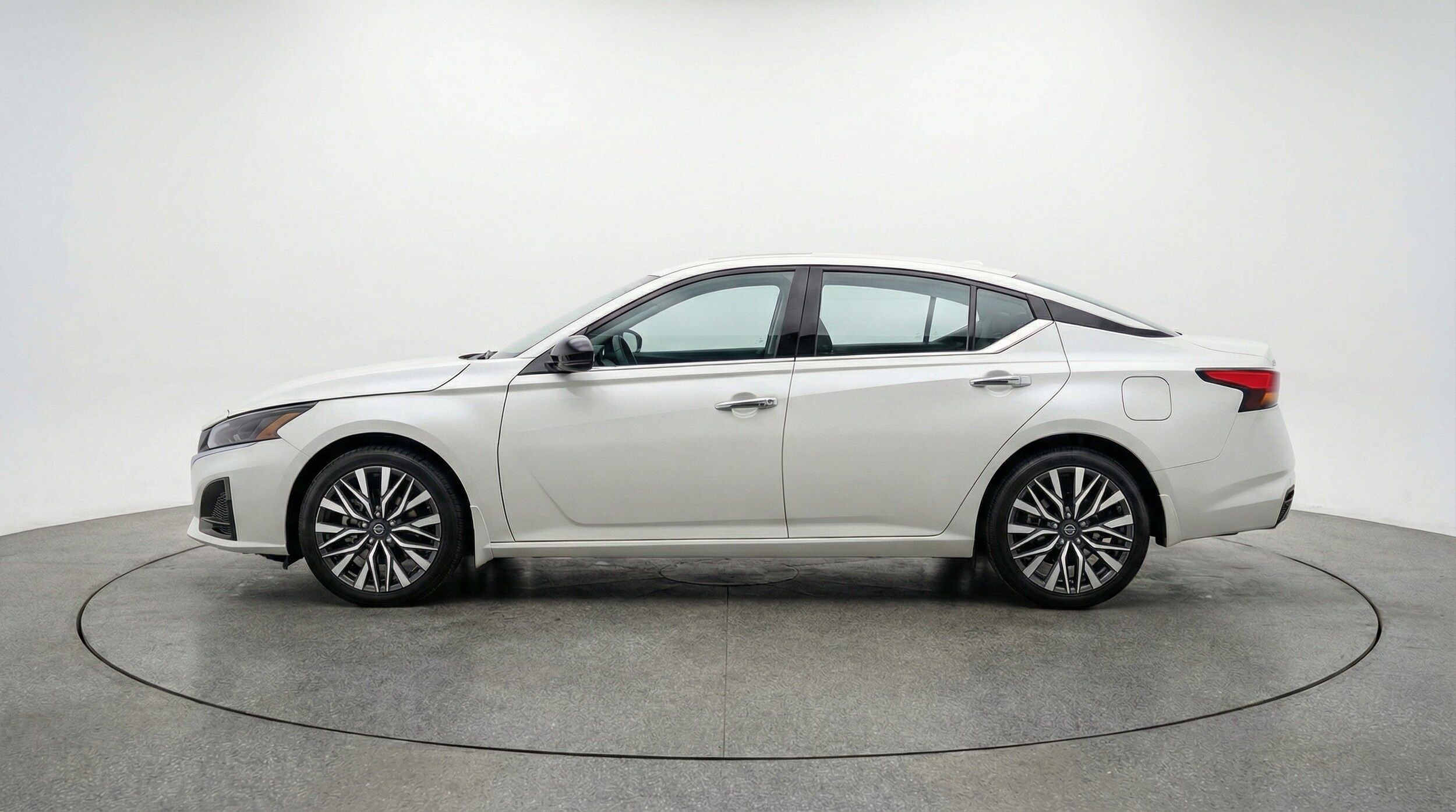 Thumbnail: 2025 Nissan Altima - 4