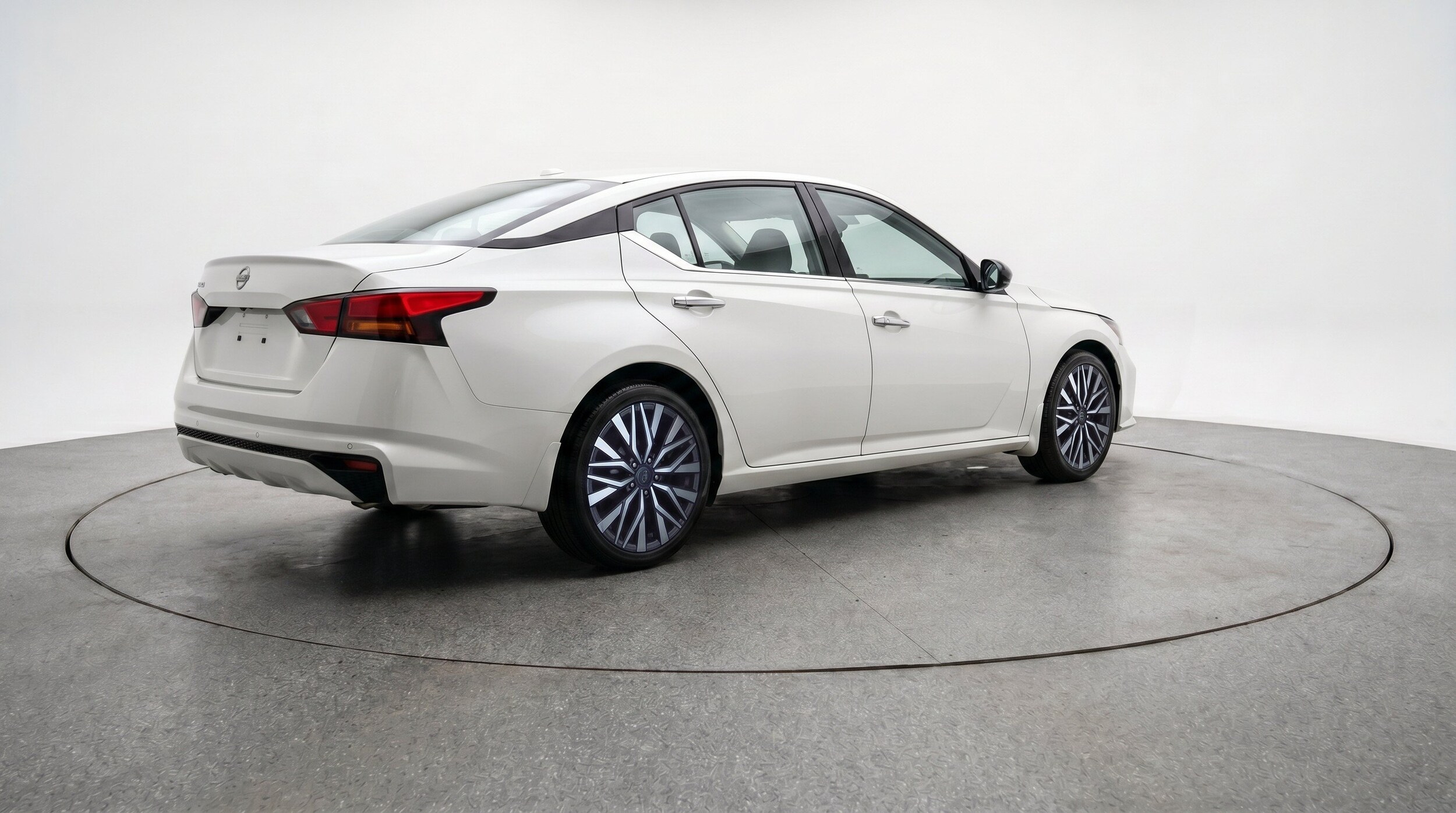 Thumbnail: 2025 Nissan Altima - 9