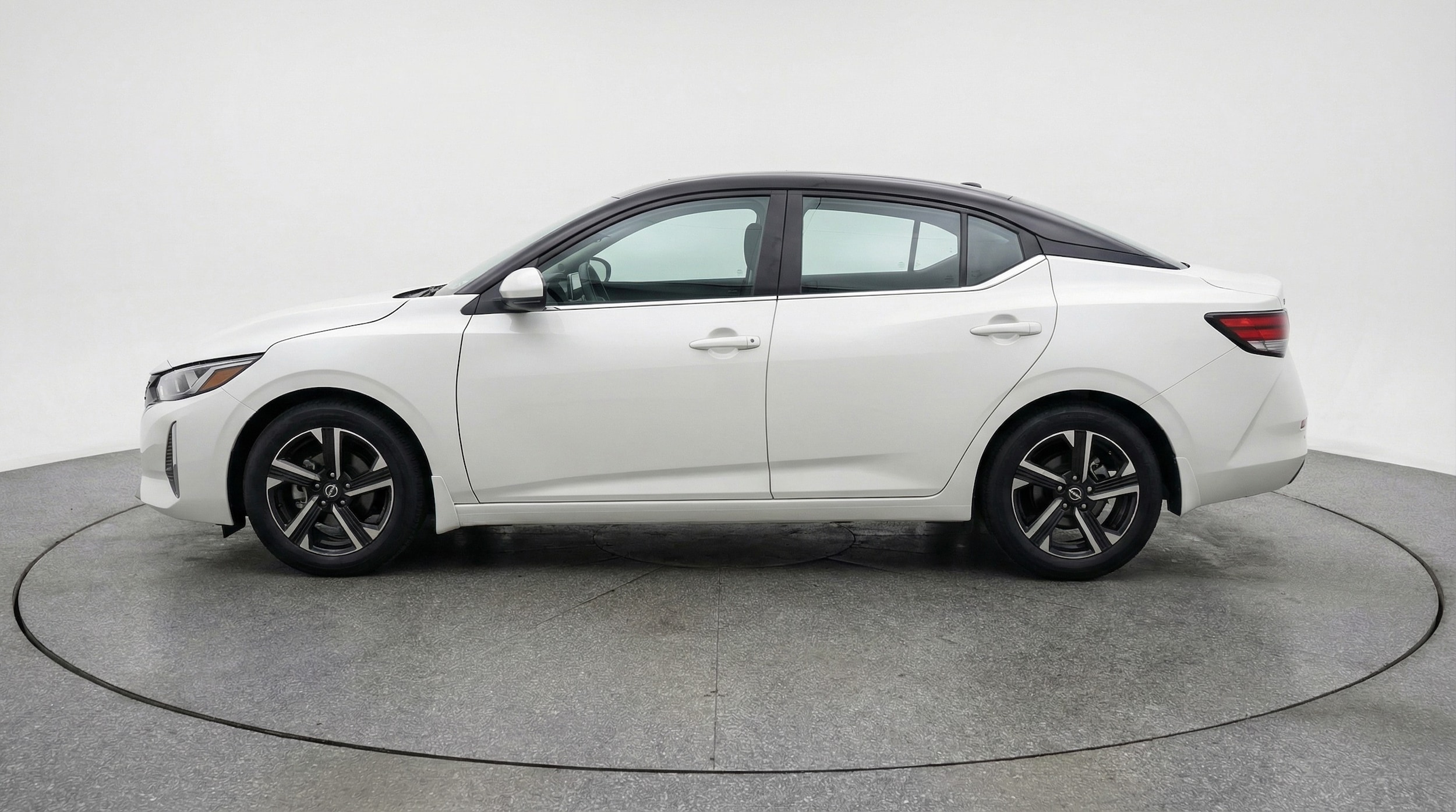 Thumbnail: 2025 Nissan Sentra - 4