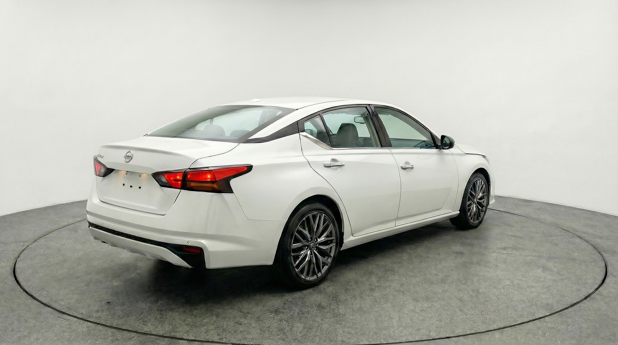 Thumbnail: 2025 Nissan Altima - 9
