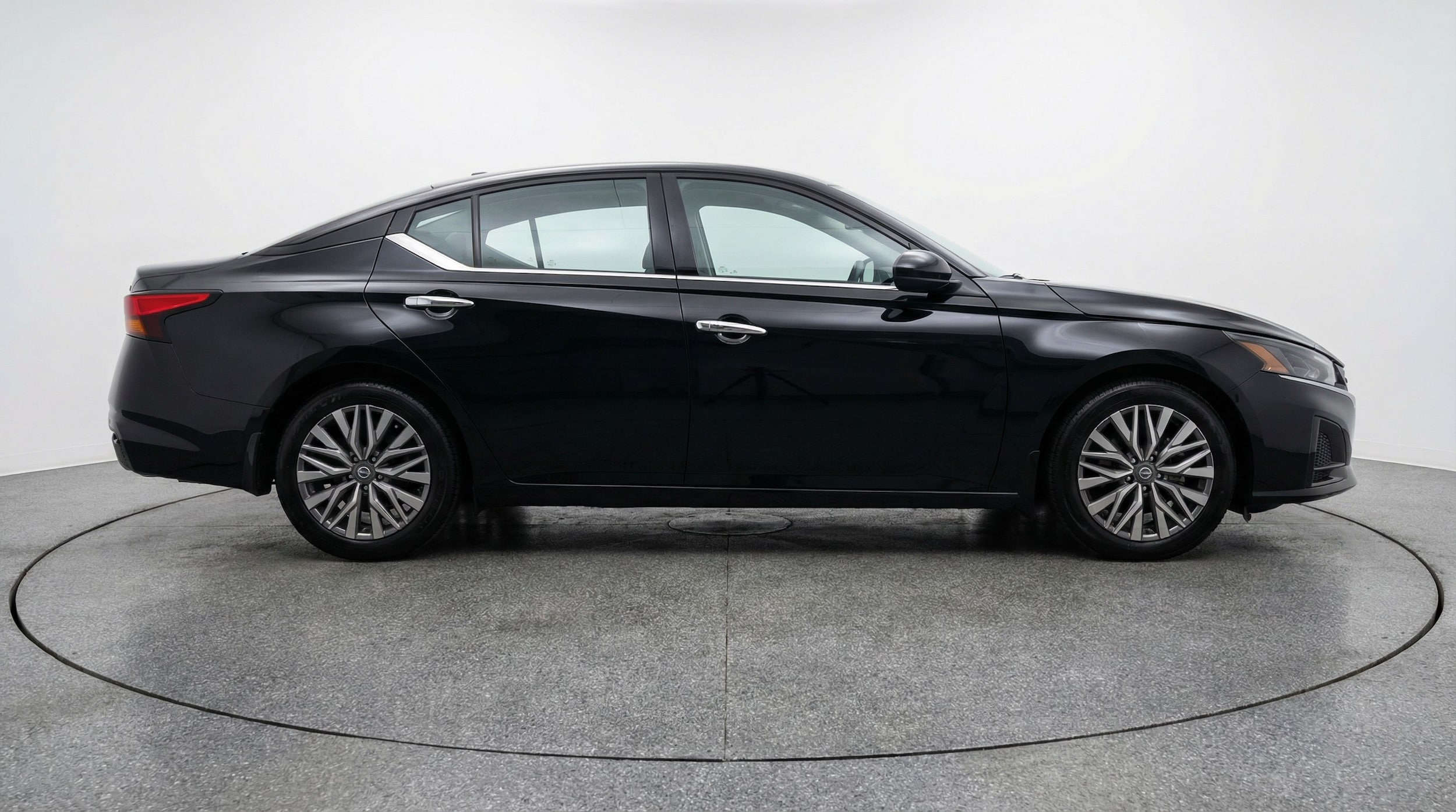 Thumbnail: 2025 Nissan Altima - 8