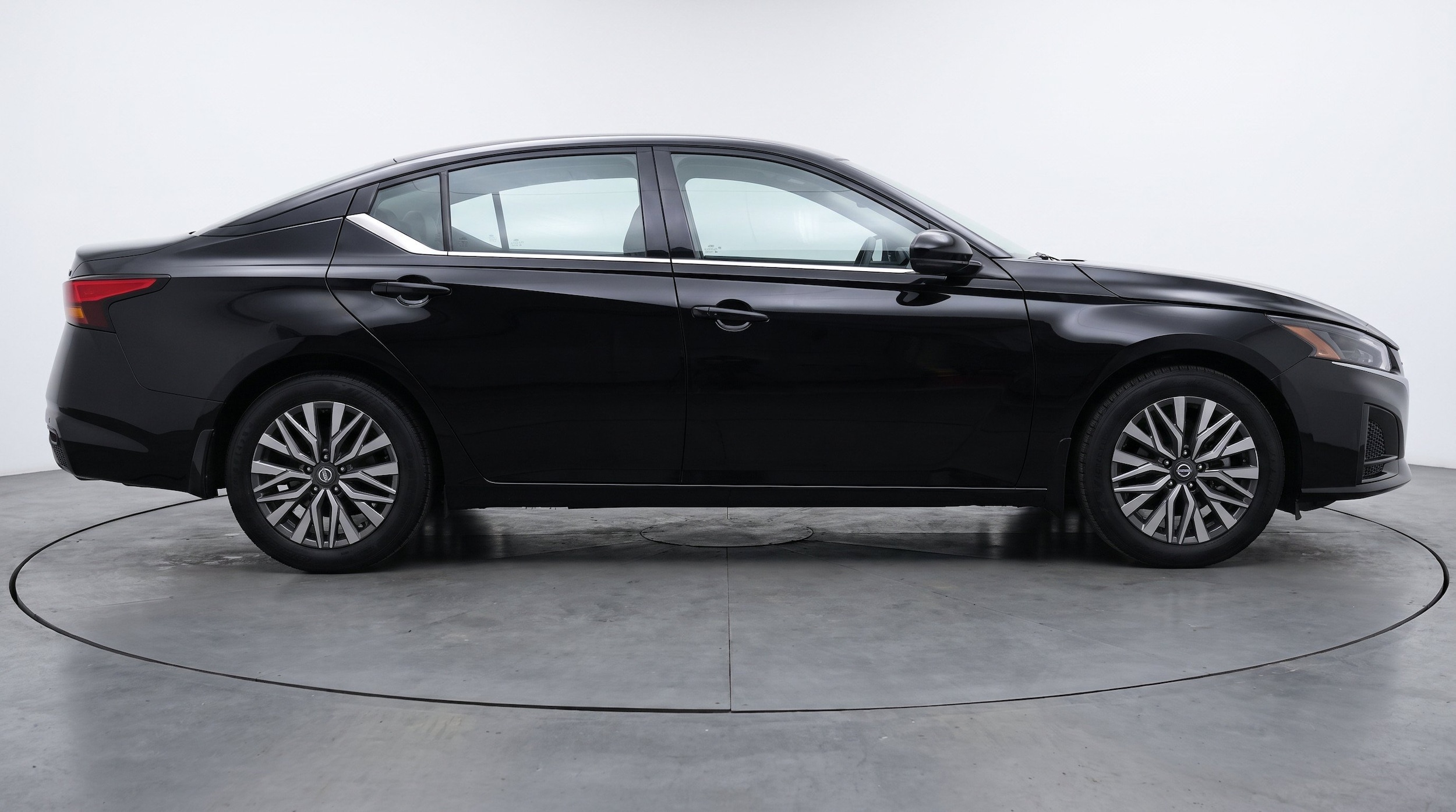Thumbnail: 2025 Nissan Altima - 10