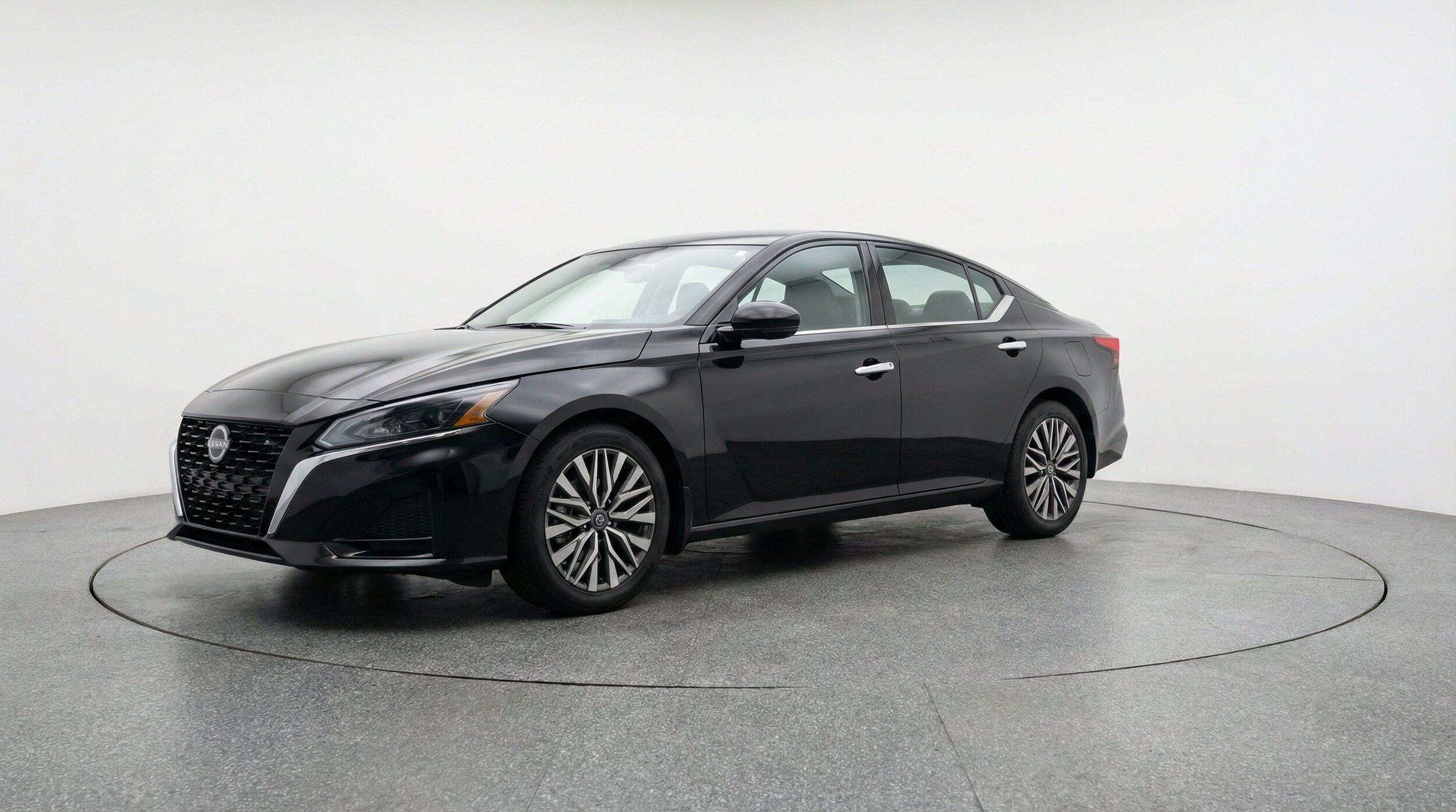 Thumbnail: 2025 Nissan Altima - 3