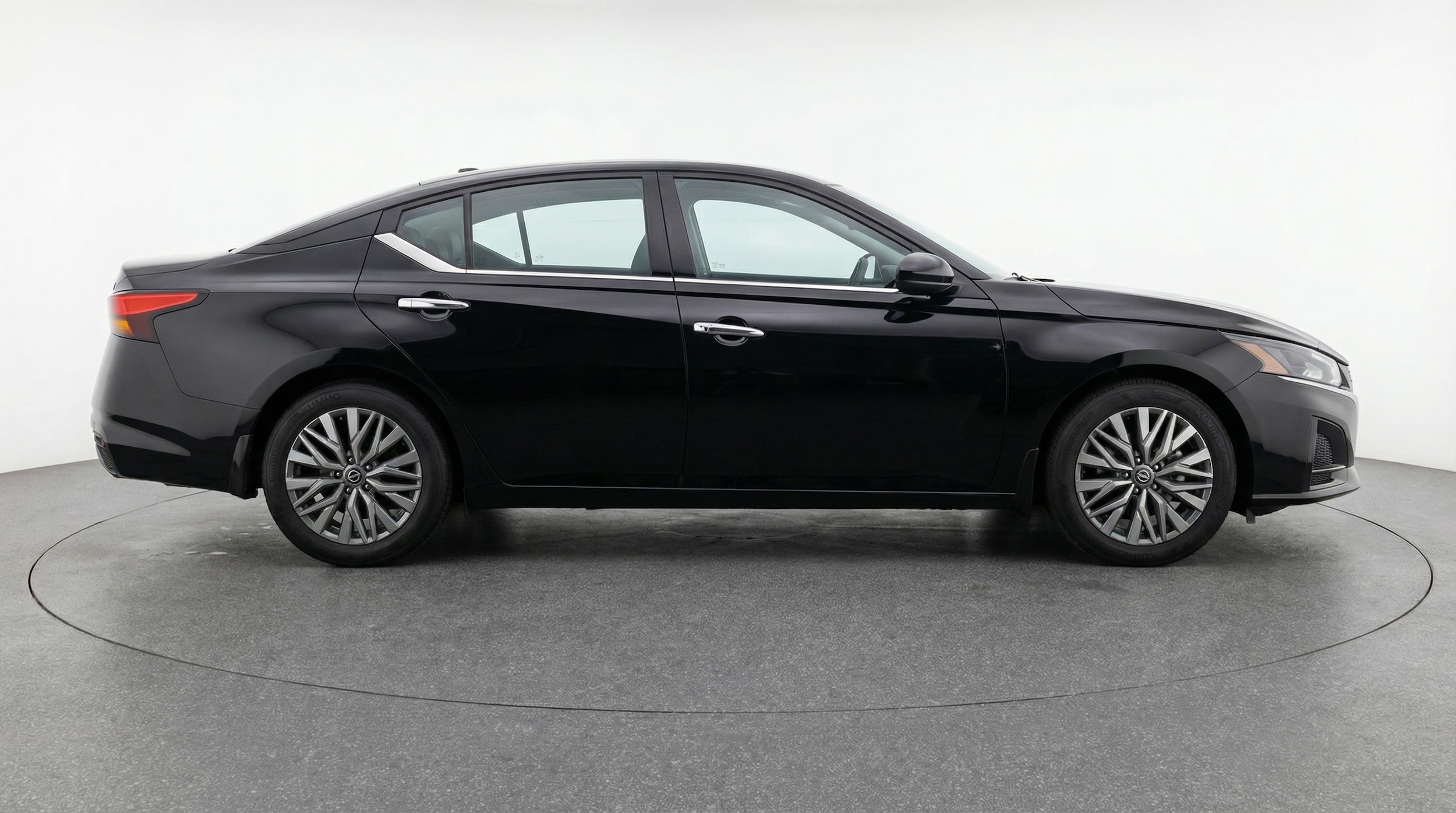 Thumbnail: 2025 Nissan Altima - 8