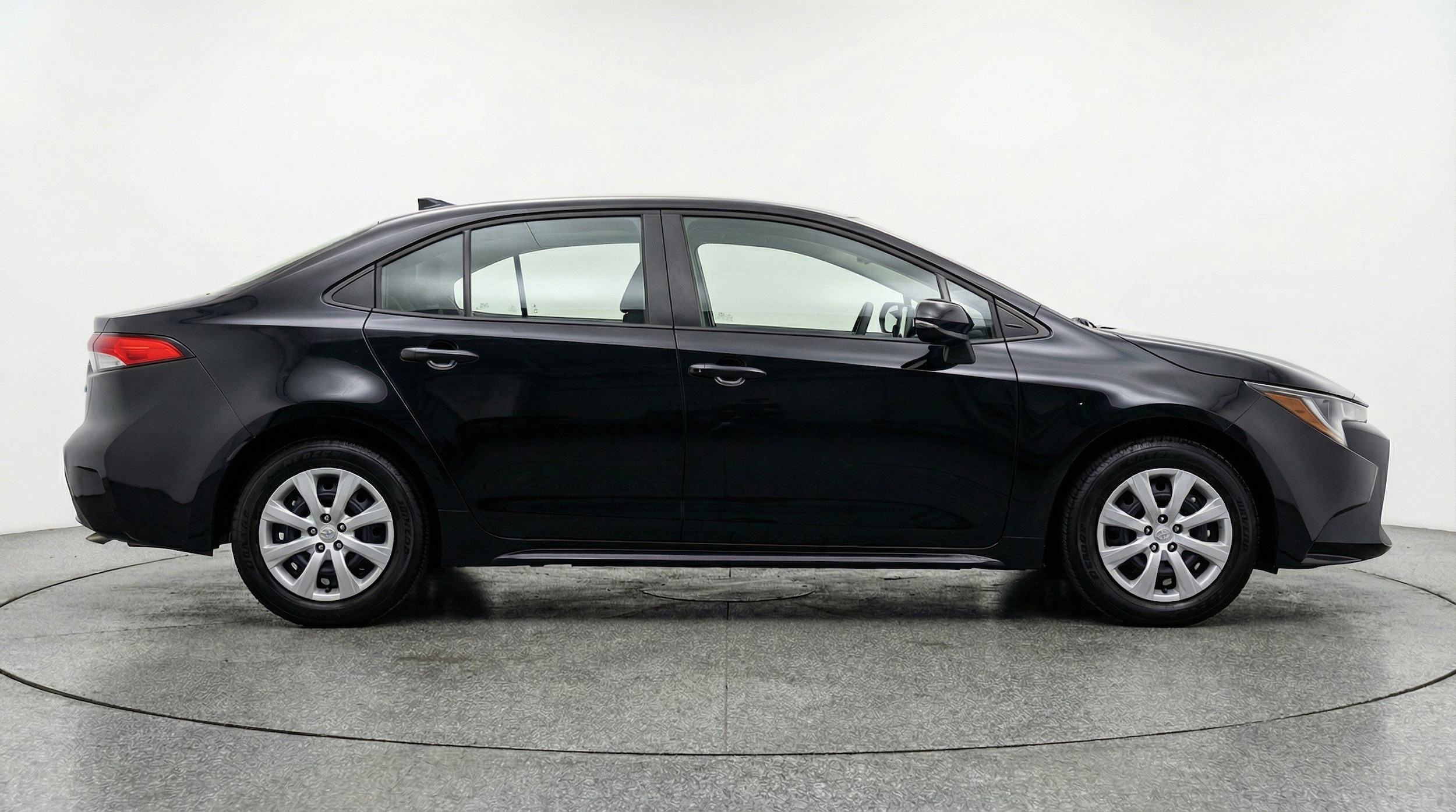 Thumbnail: 2025 Toyota Corolla - 5