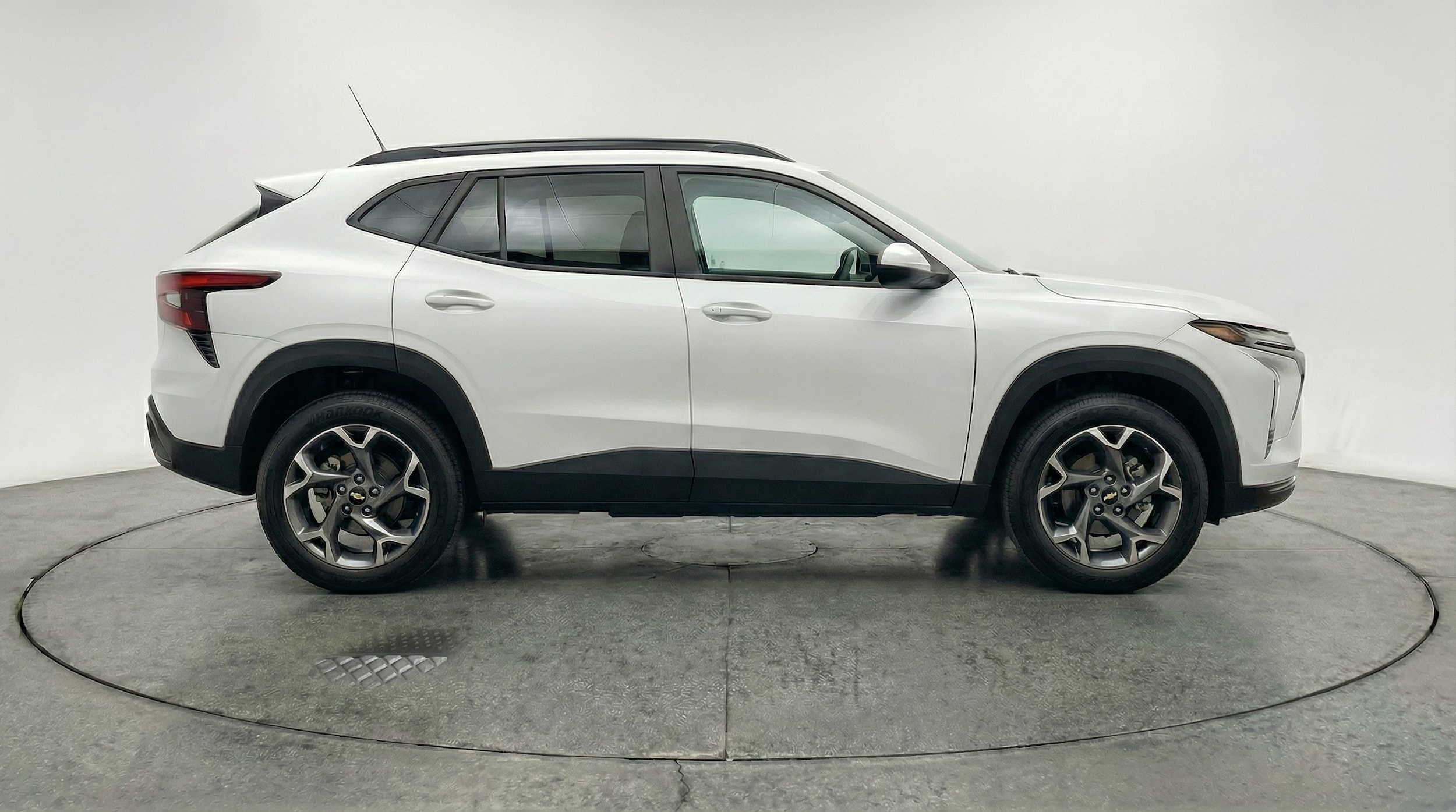 Thumbnail: 2025 Chevrolet Trax - 8