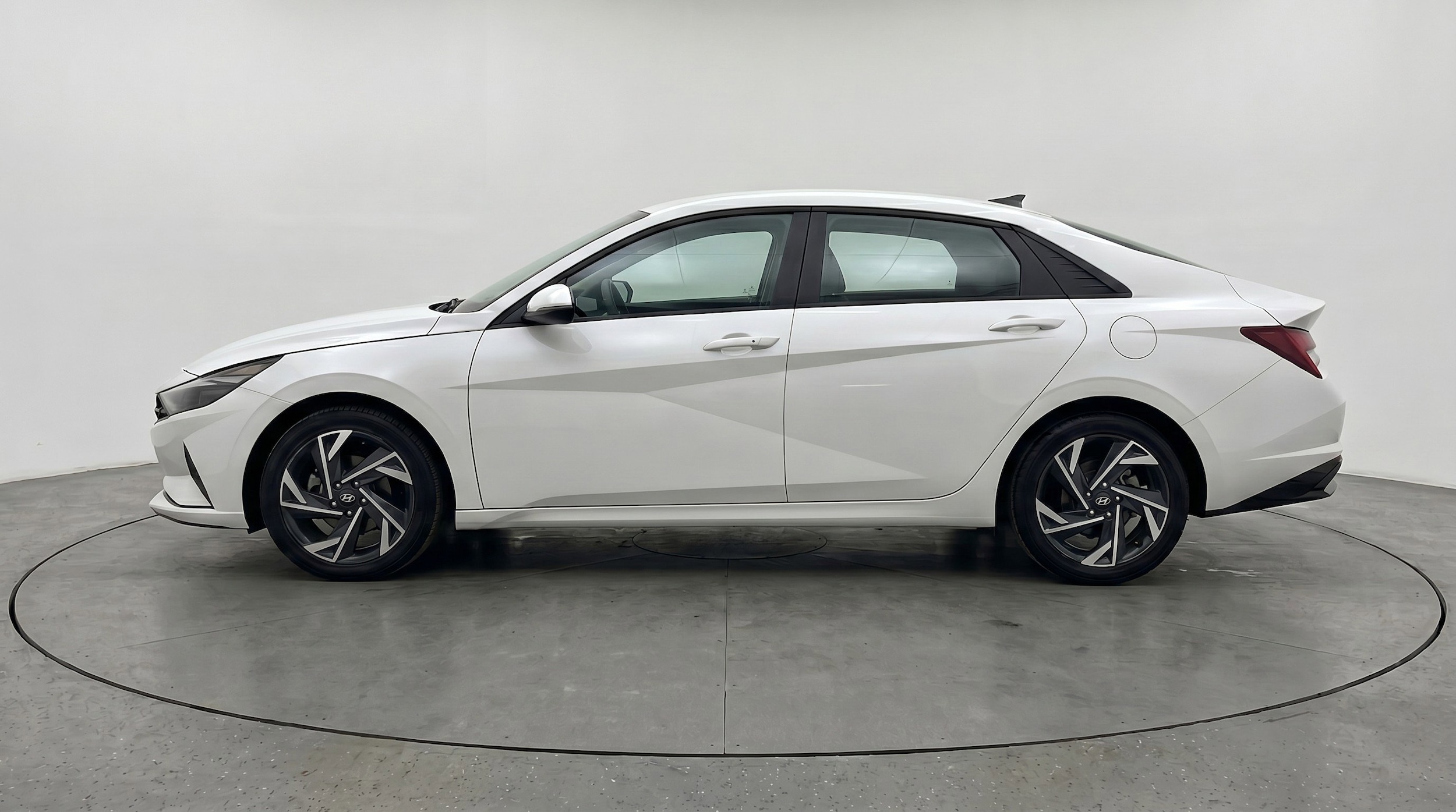 Thumbnail: 2025 Hyundai Elantra - 5