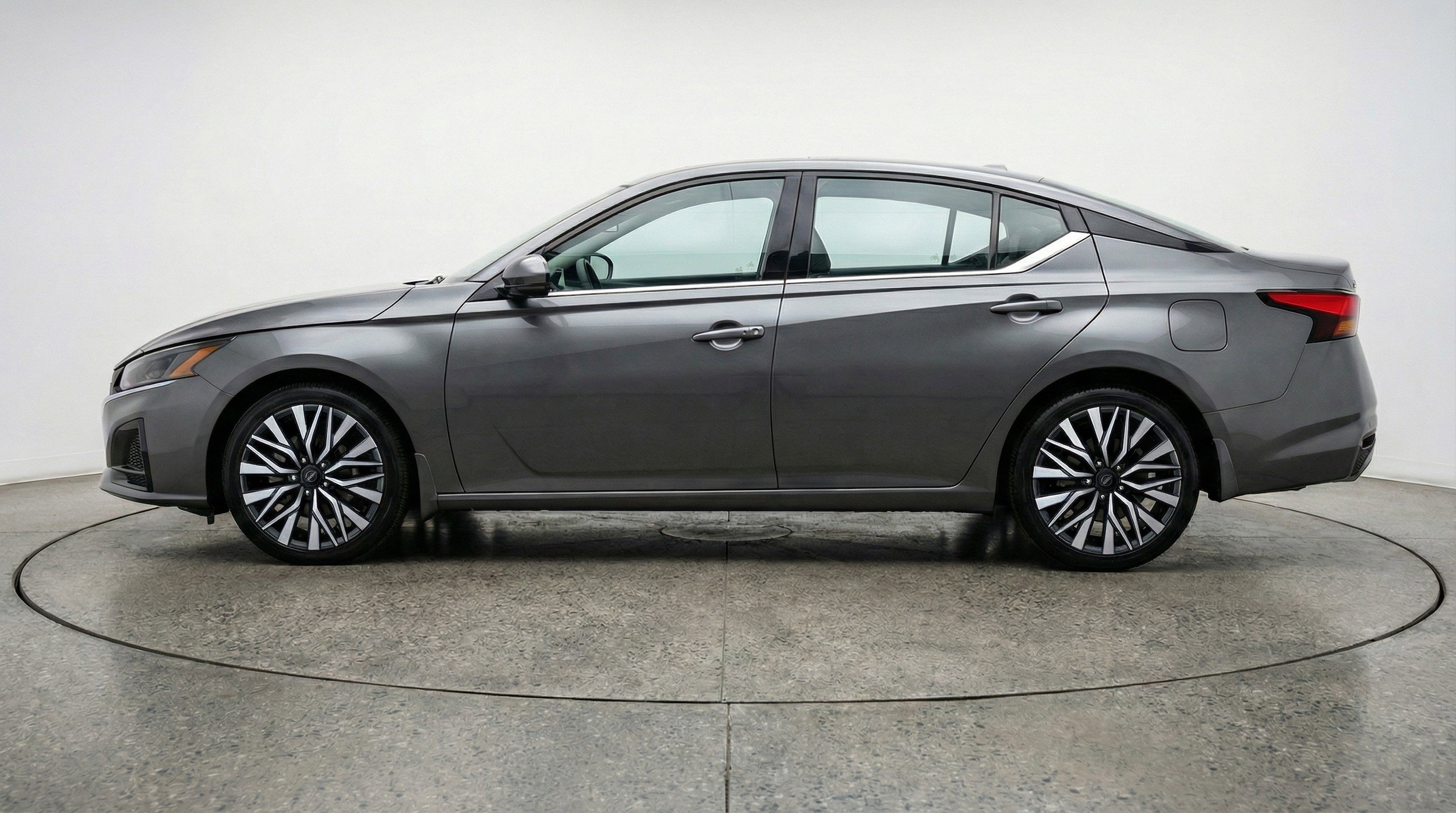 Thumbnail: 2025 Nissan Altima - 5