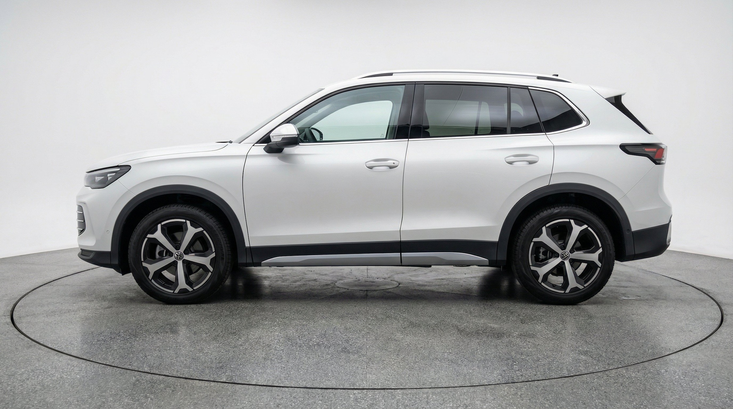 Thumbnail: 2026 Volkswagen Tiguan - 5