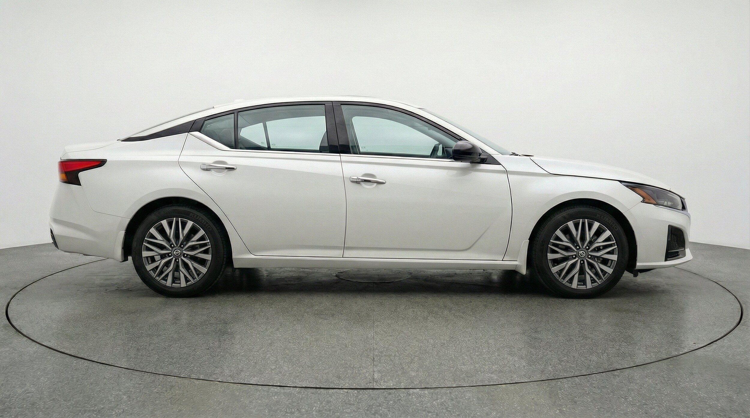 Thumbnail: 2025 Nissan Altima - 11