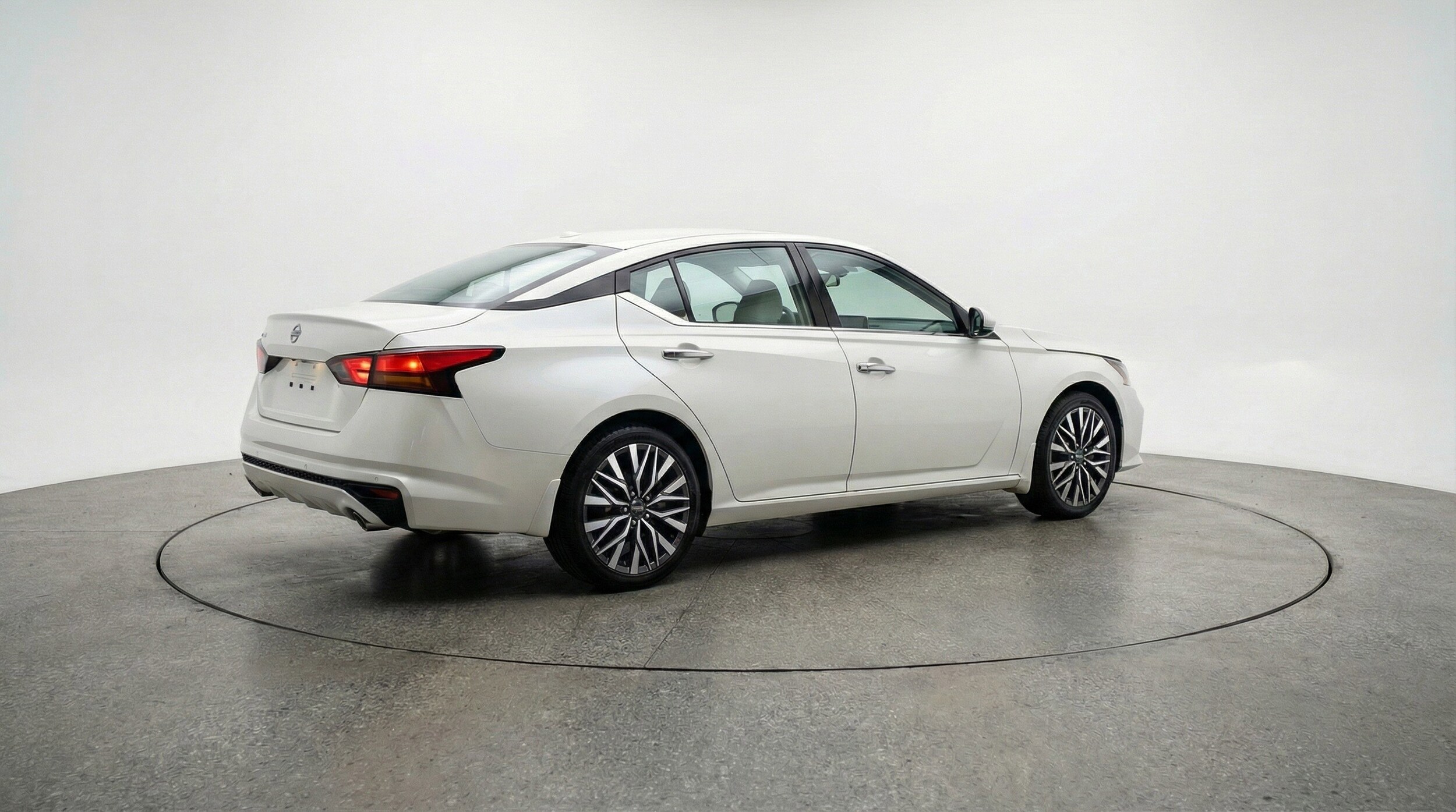 Thumbnail: 2025 Nissan Altima - 9