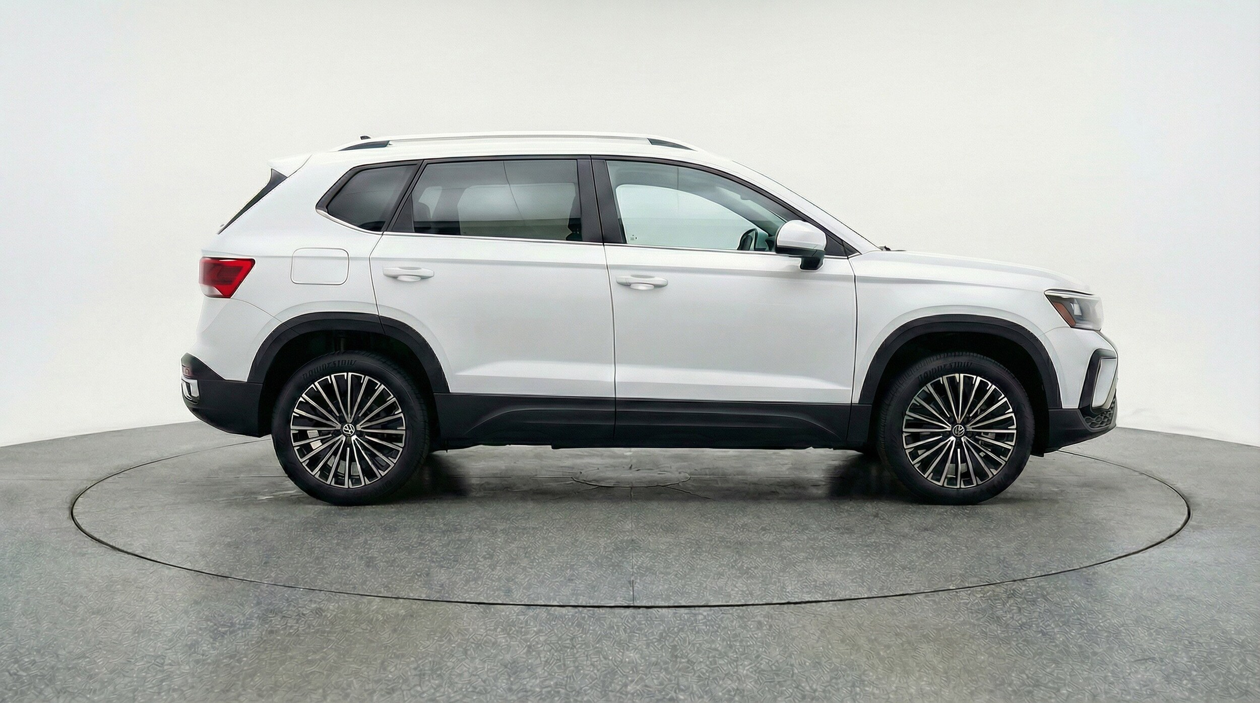 Thumbnail: 2025 Volkswagen Taos - 11