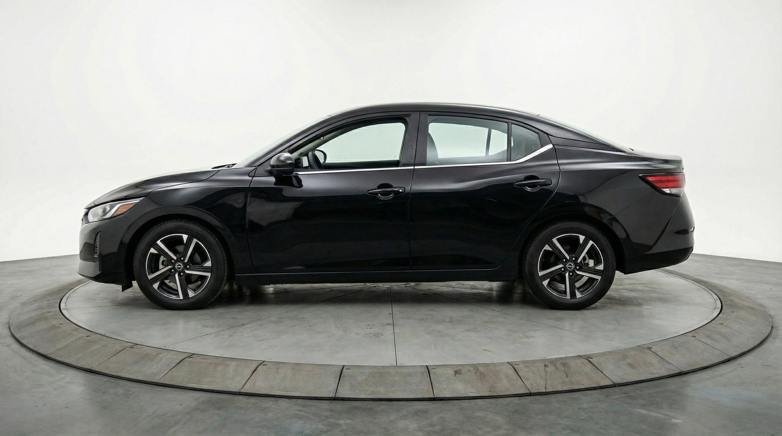 Thumbnail: 2025 Nissan Sentra - 5