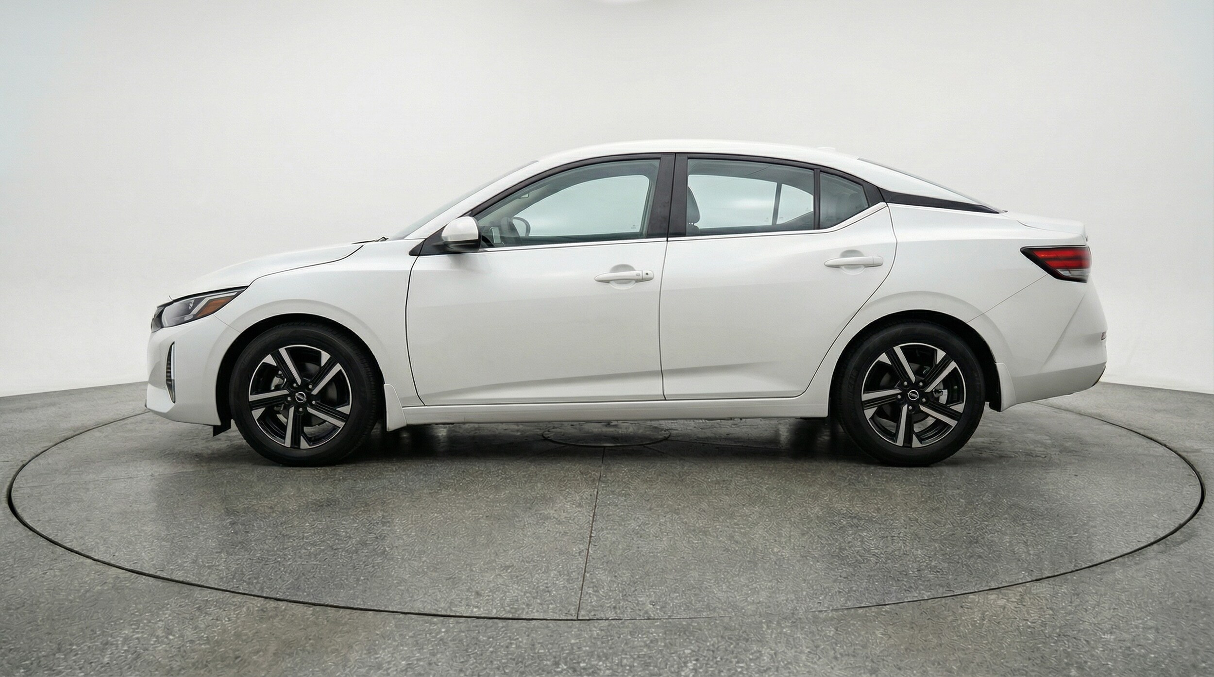 Thumbnail: 2025 Nissan Sentra - 4