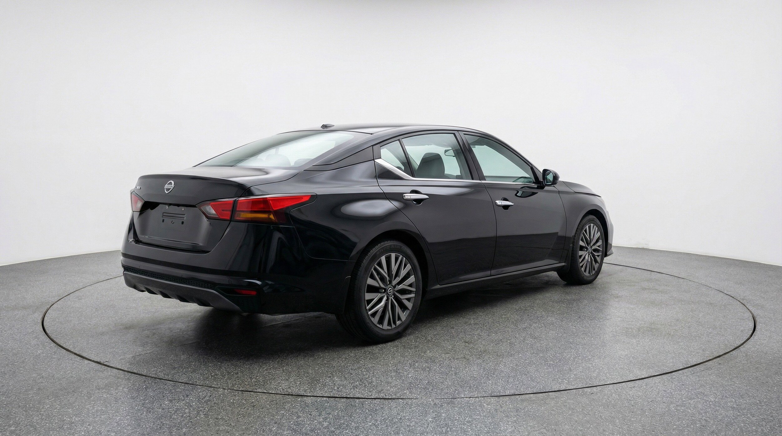 Thumbnail: 2025 Nissan Altima - 9