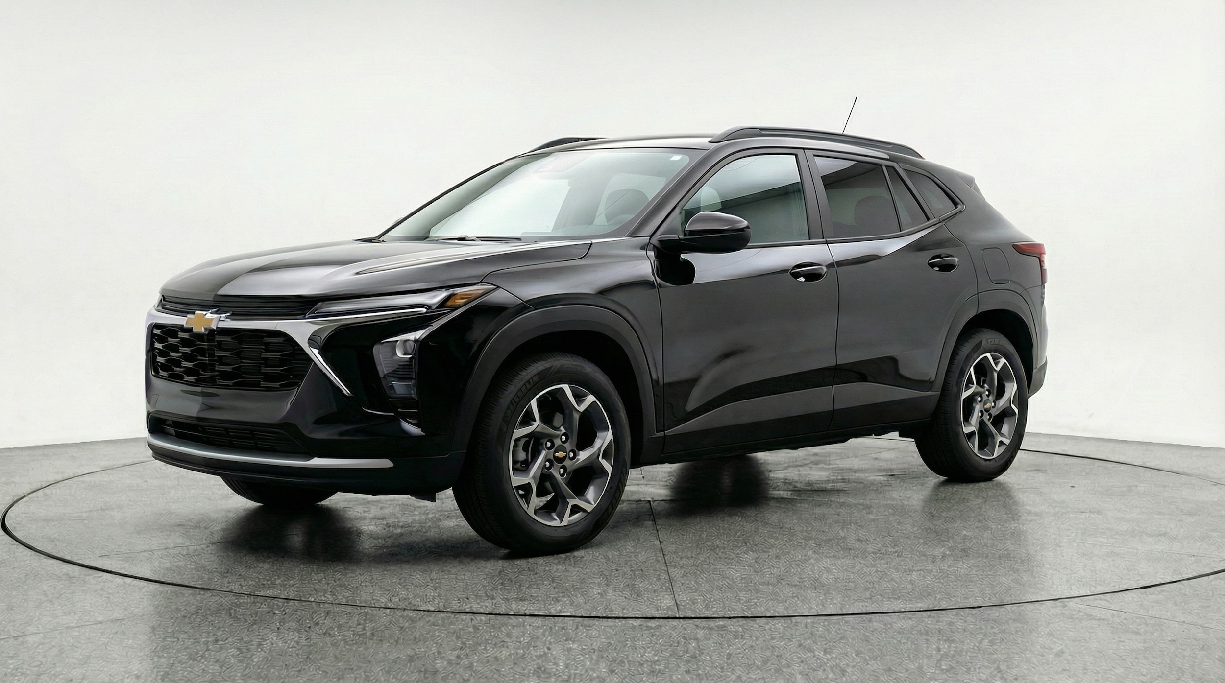 Thumbnail: 2025 Chevrolet Trax - 3