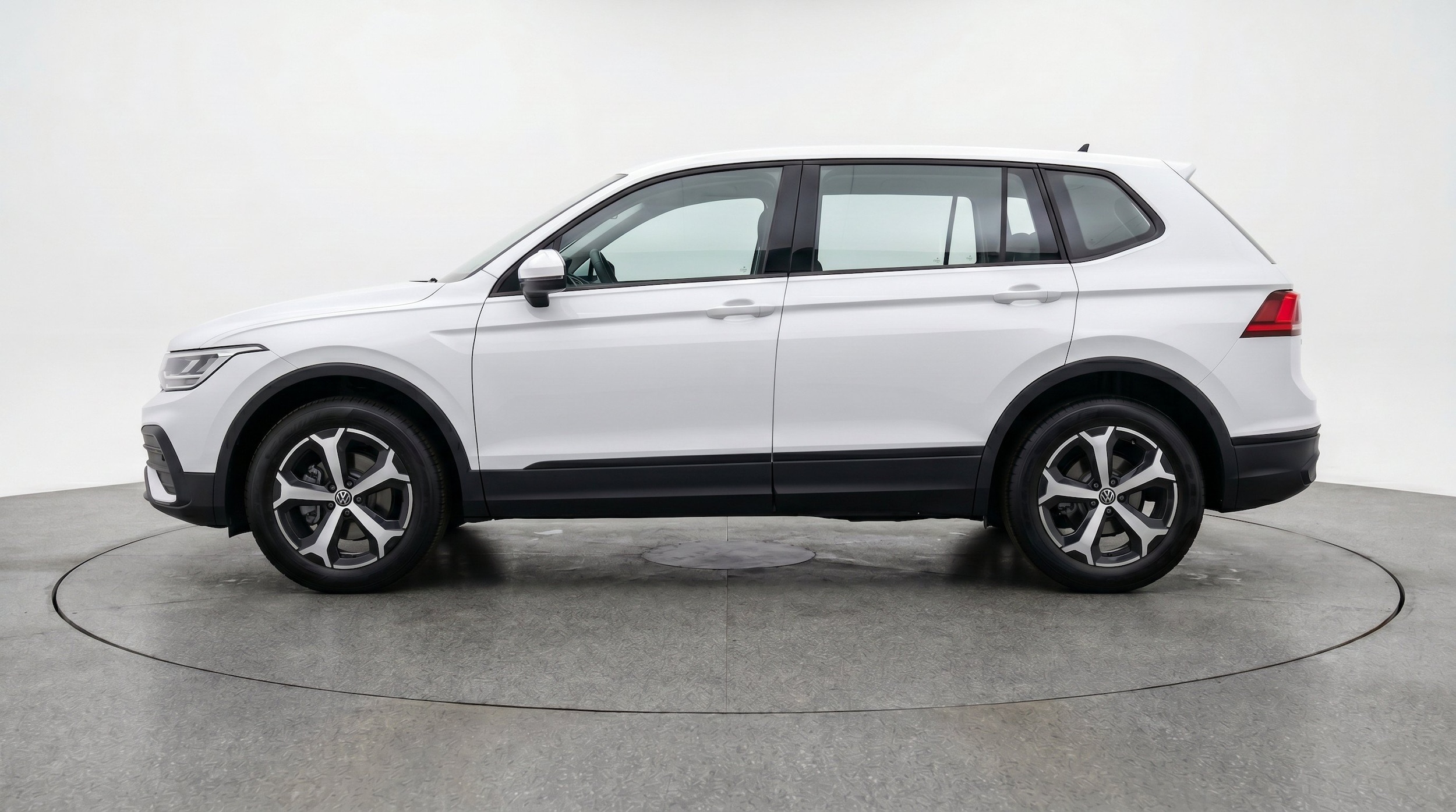 Thumbnail: 2026 Volkswagen Tiguan - 5