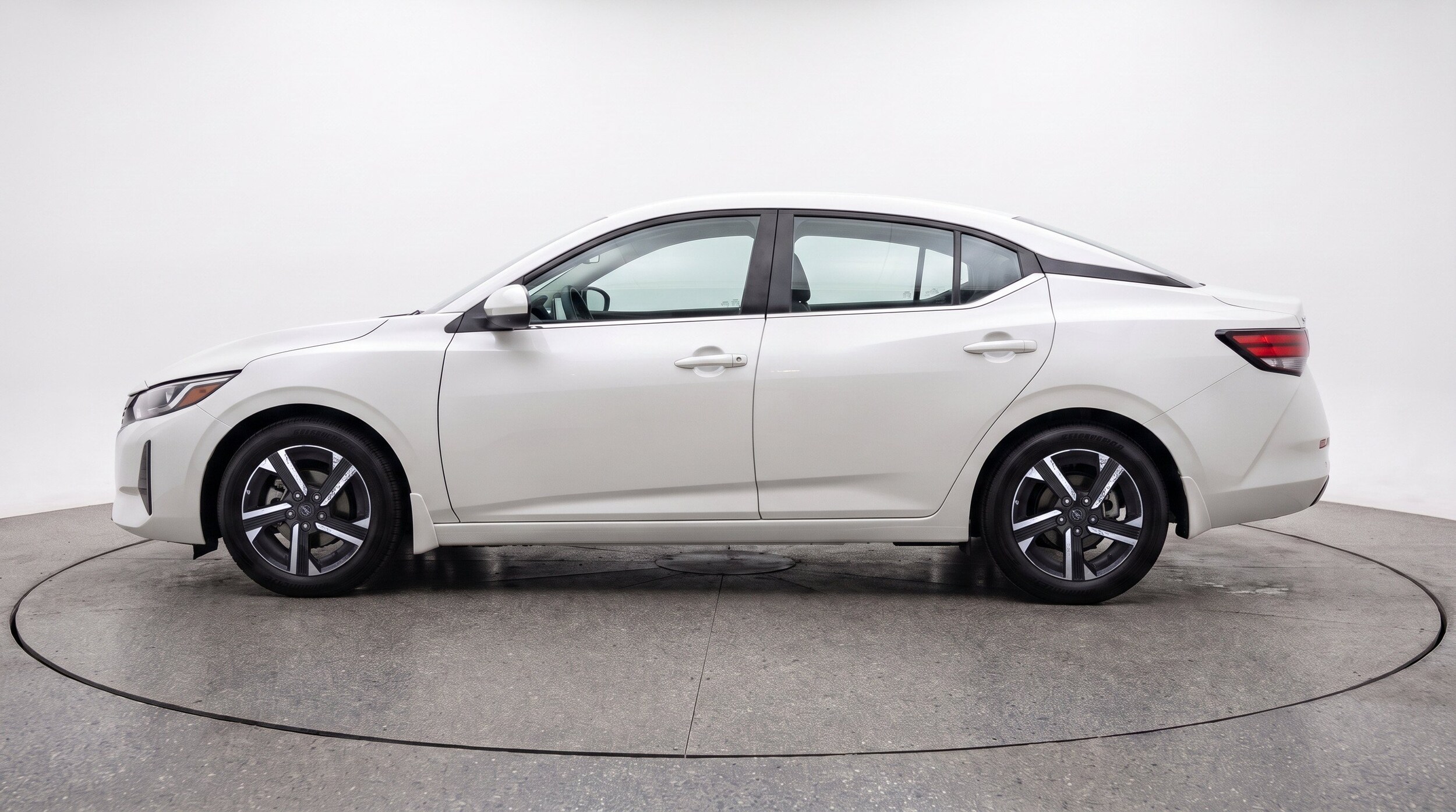 Thumbnail: 2025 Nissan Sentra - 5